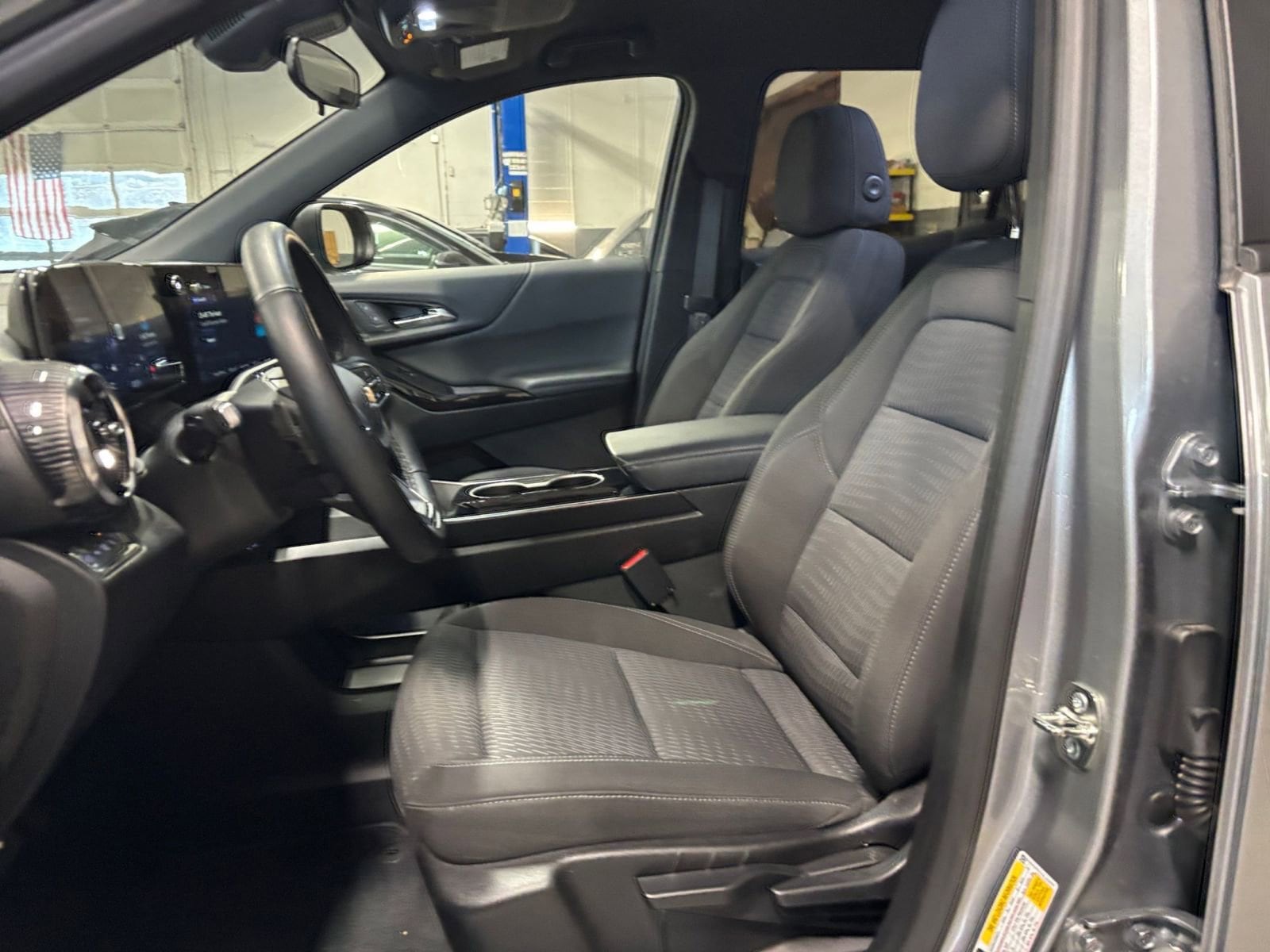 Thumbnail: 2025 Chevrolet Equinox - 35