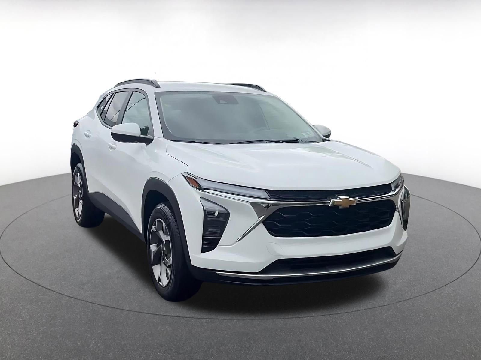 Thumbnail: 2025 Chevrolet Trax - 3
