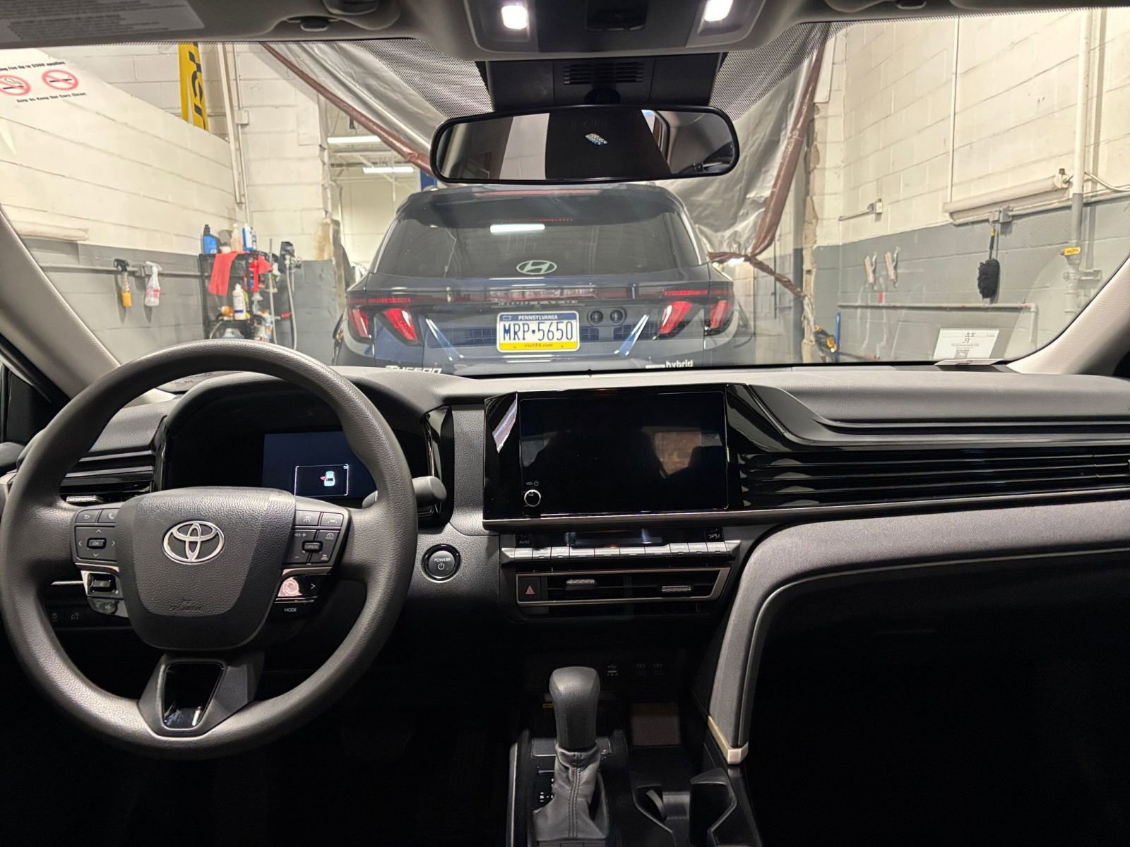 Thumbnail: 2025 Toyota Camry - 32