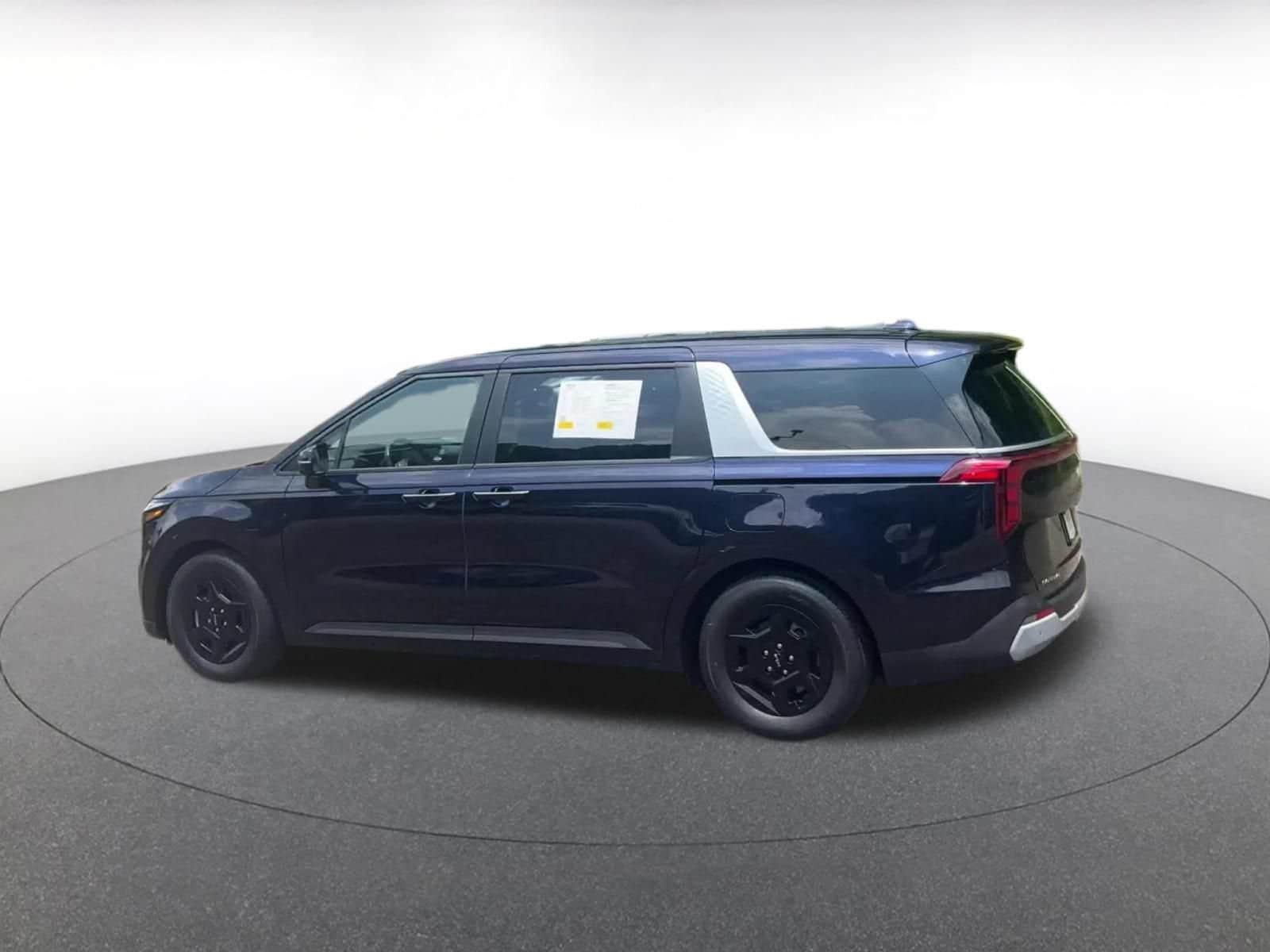 Thumbnail: 2026 Kia Carnival - 10
