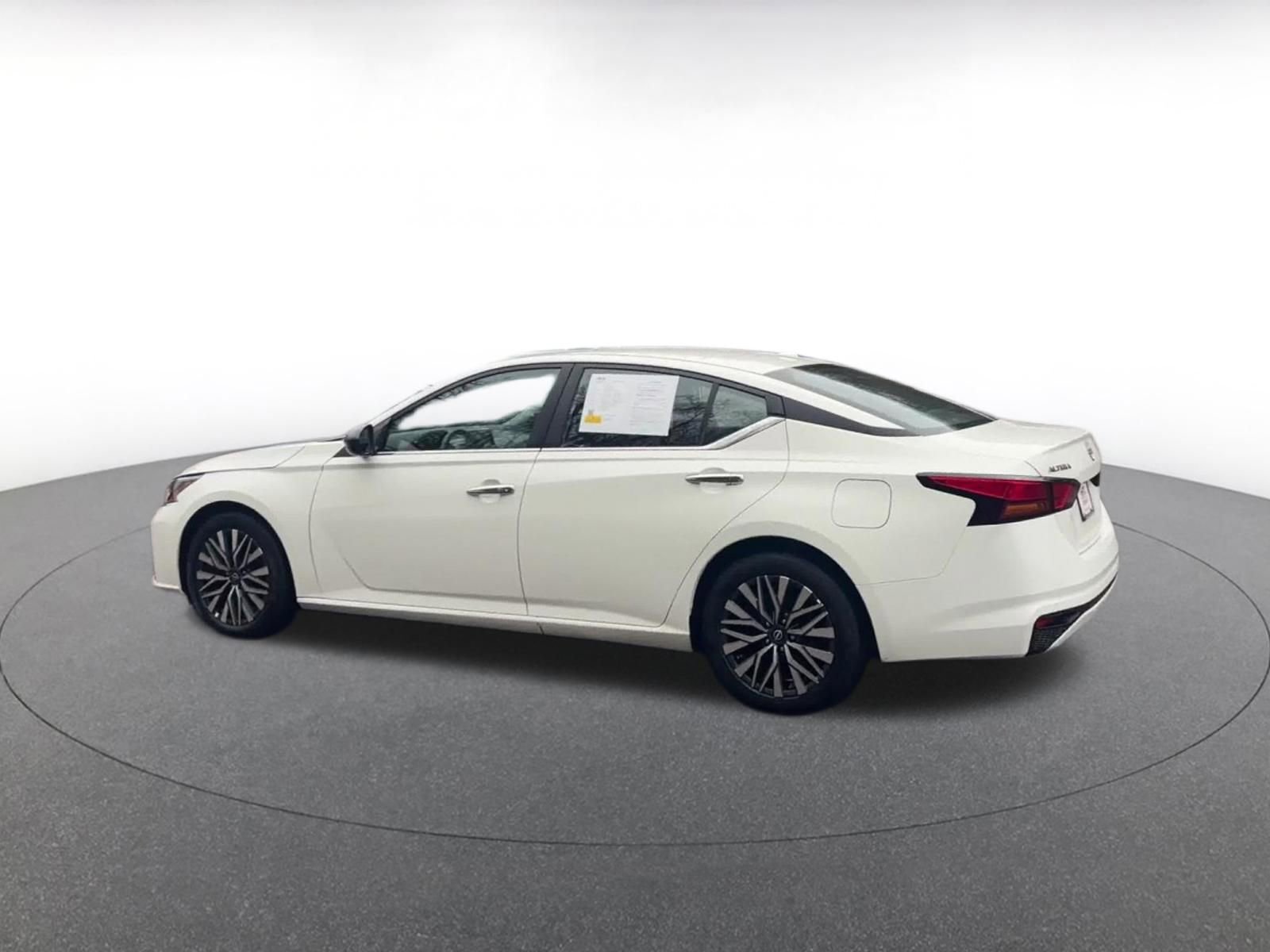 Thumbnail: 2025 Nissan Altima - 10