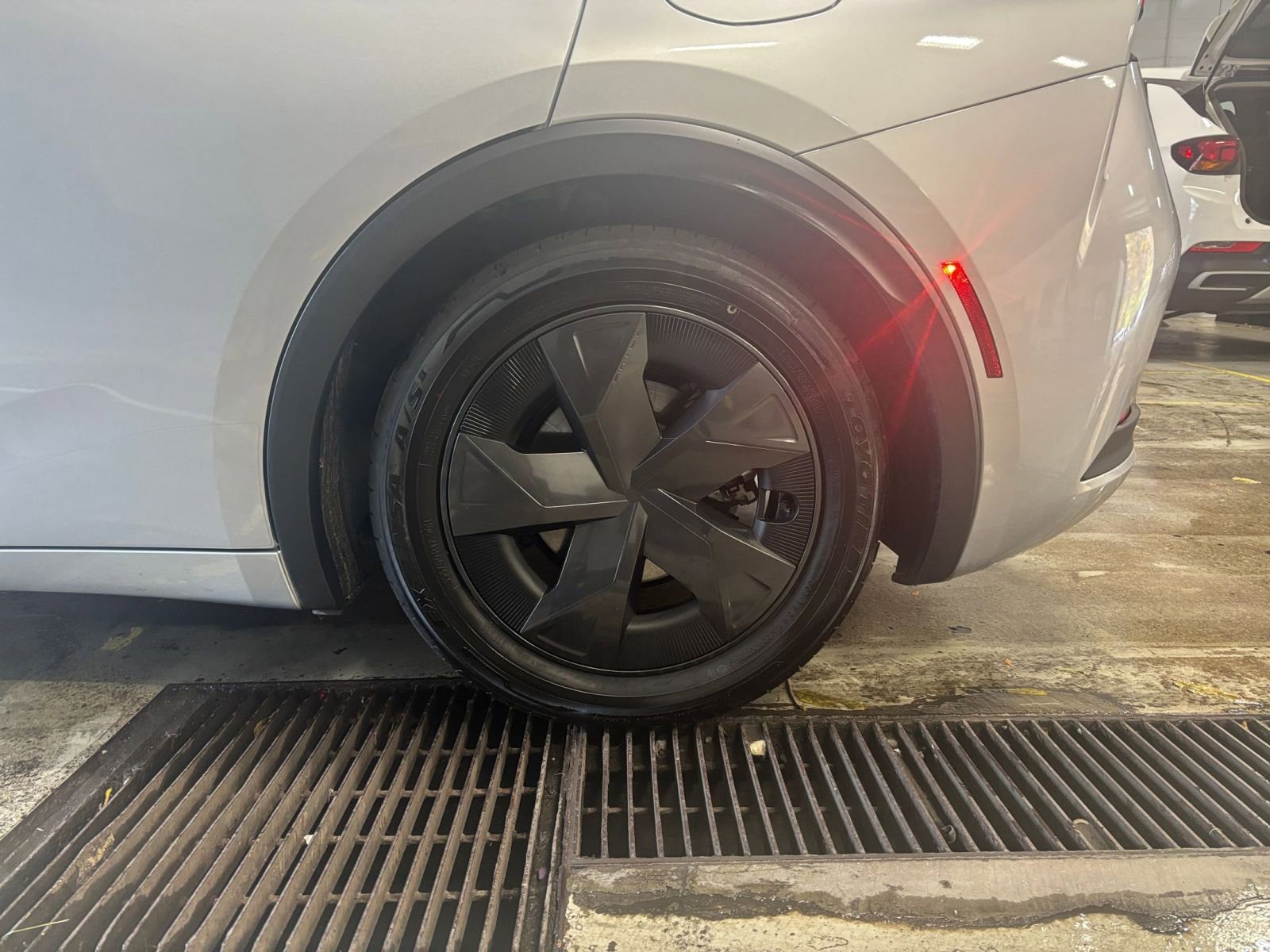 Thumbnail: 2025 Toyota Prius - 28