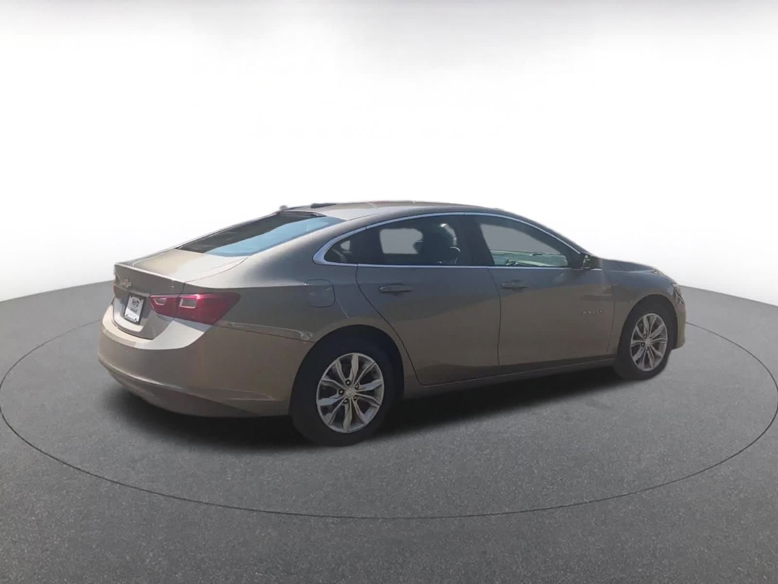 Thumbnail: 2023 Chevrolet Malibu - 15