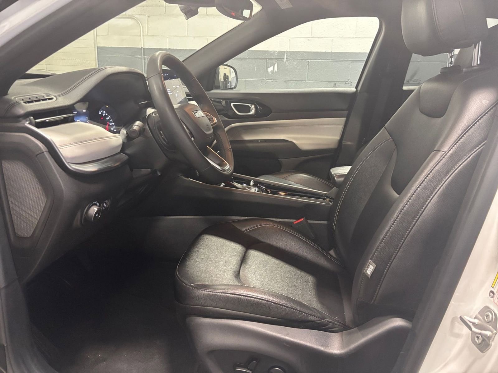 Thumbnail: 2025 Jeep Compass - 22