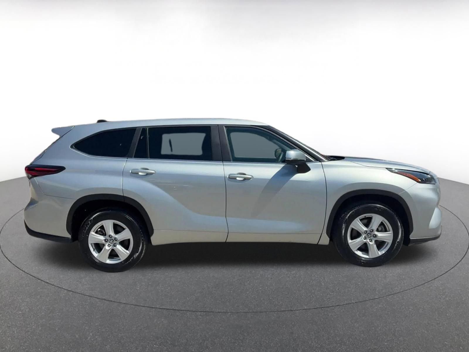 Thumbnail: 2025 Toyota Highlander - 16