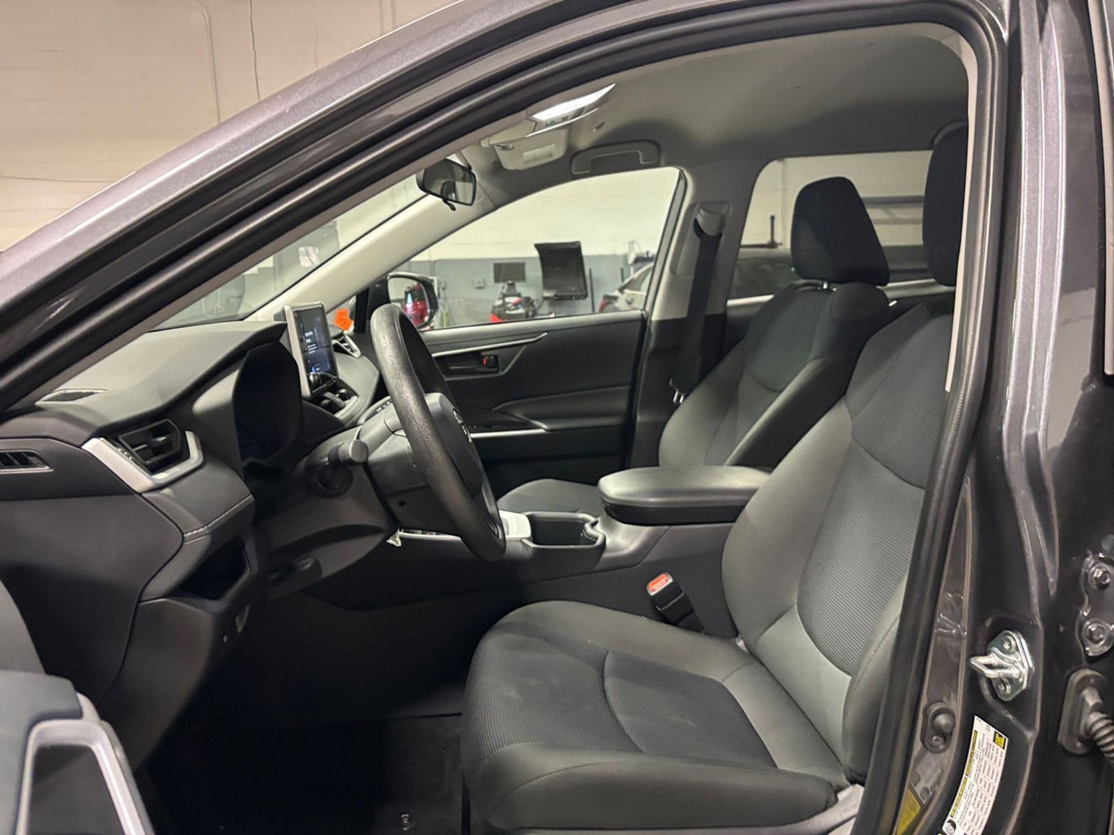 Thumbnail: 2025 Toyota RAV4 - 35