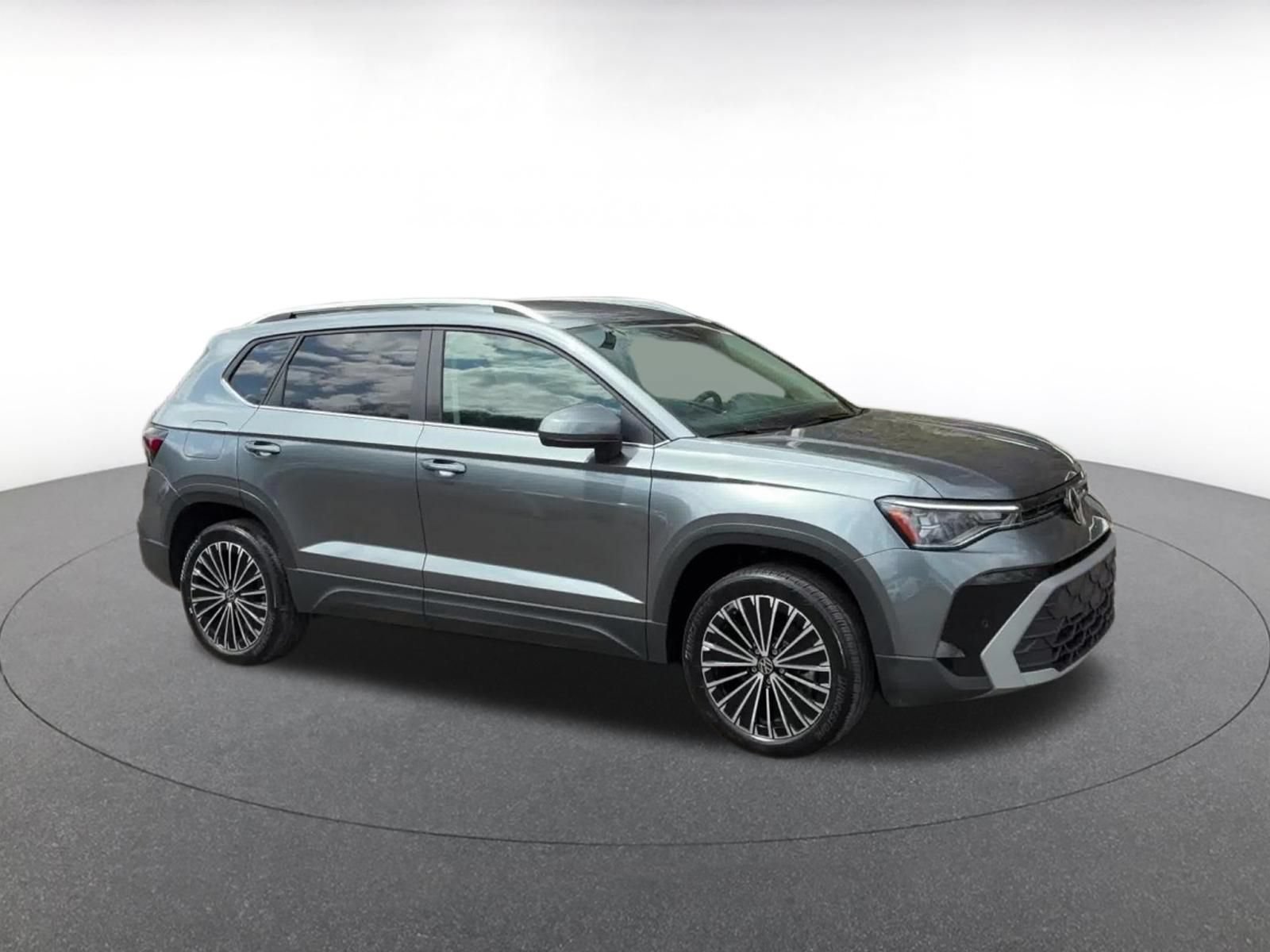 Thumbnail: 2025 Volkswagen Taos - 2