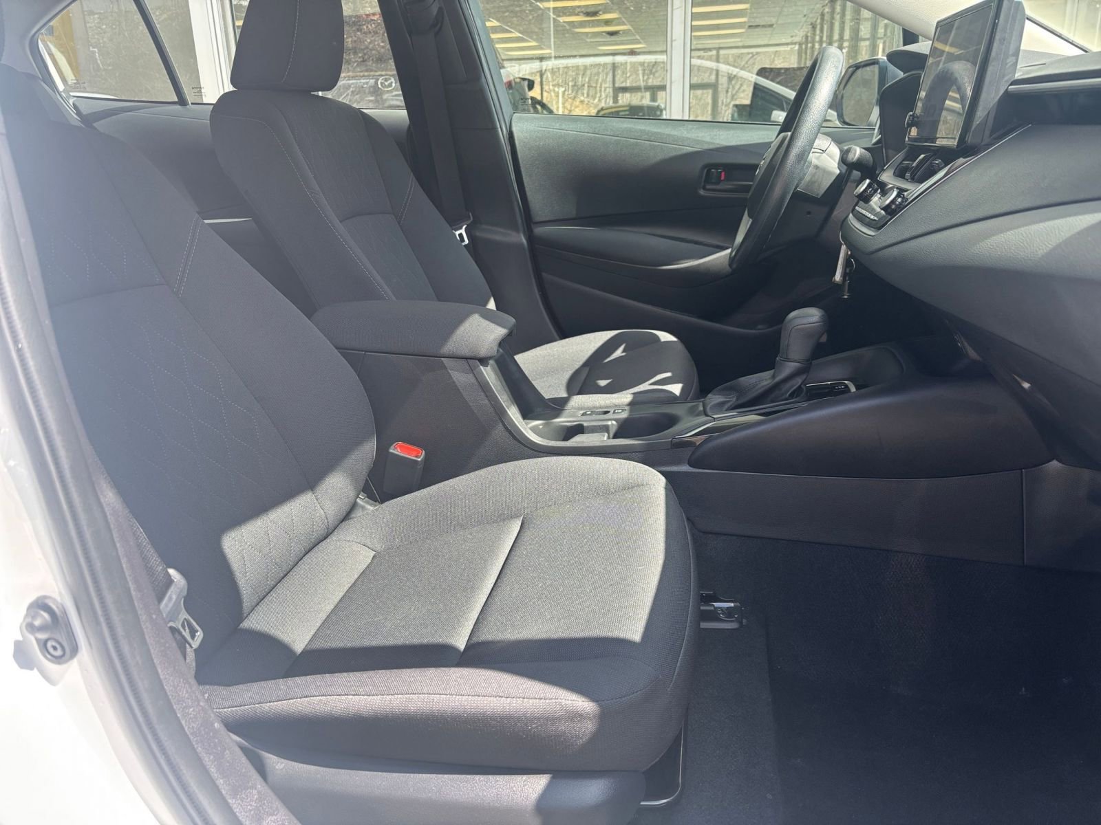 Thumbnail: 2025 Toyota Corolla - 25