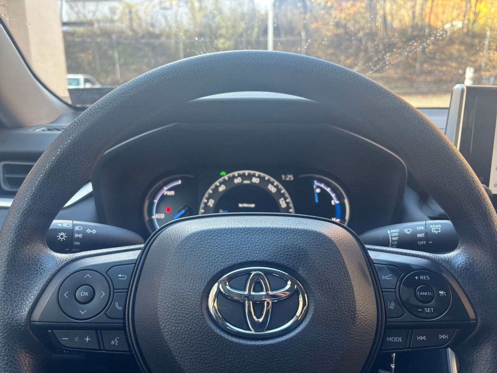 Thumbnail: 2025 Toyota RAV4 - 27