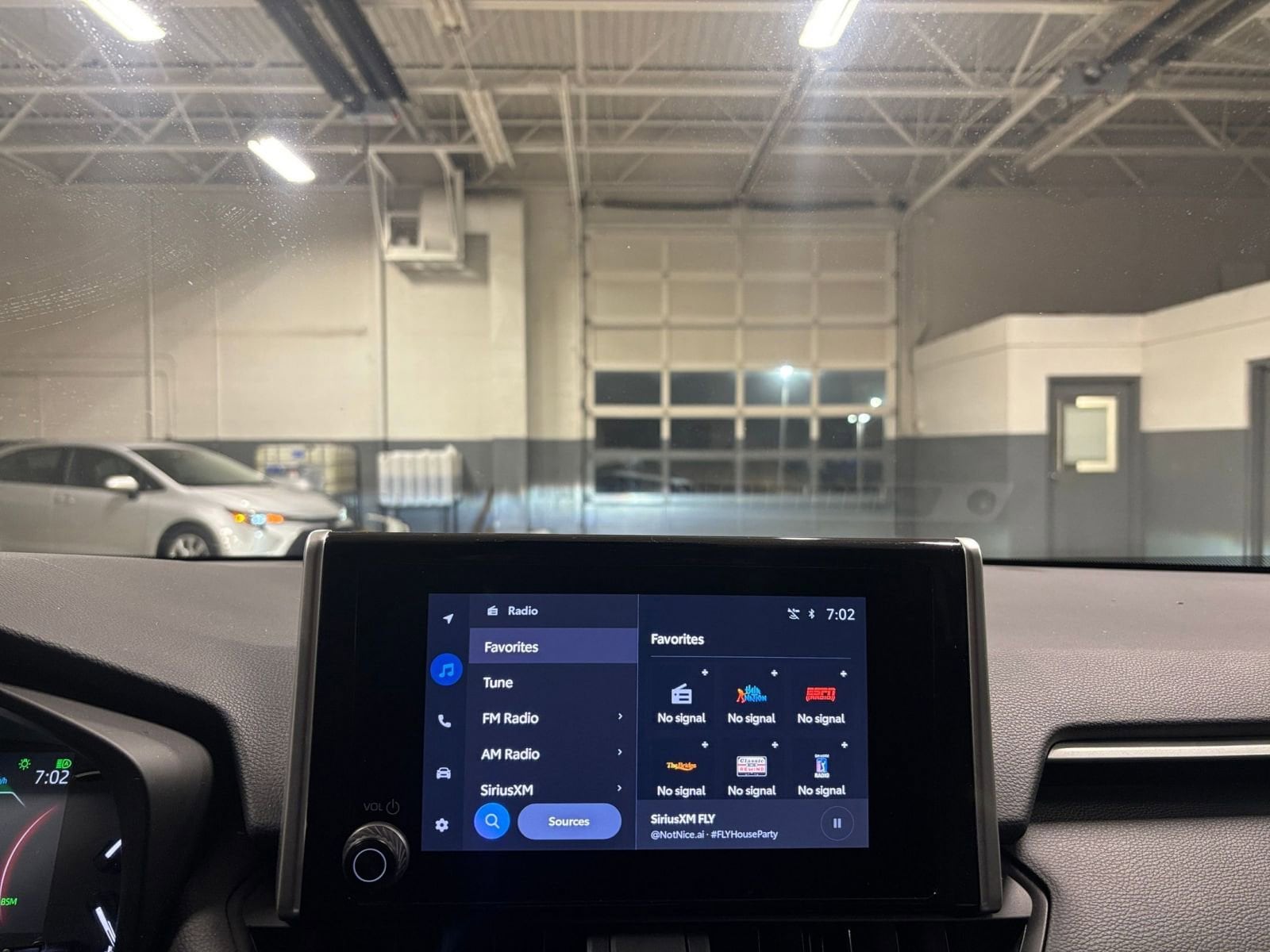 Thumbnail: 2025 Toyota RAV4 - 21