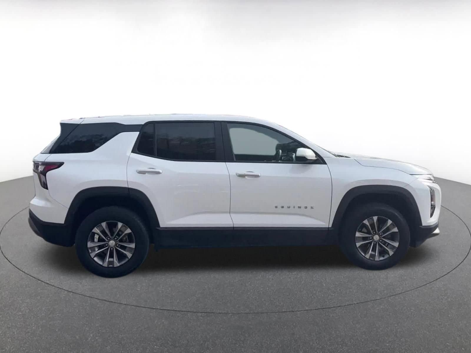 Thumbnail: 2025 Chevrolet Equinox - 16