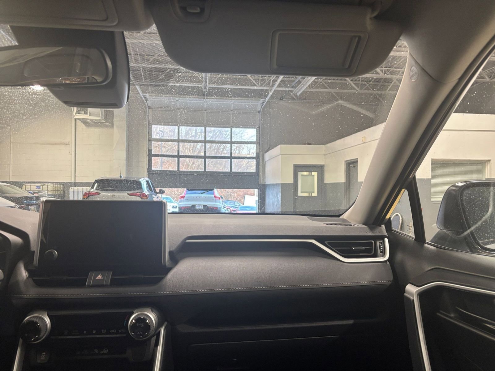 Thumbnail: 2025 Toyota RAV4 - 34