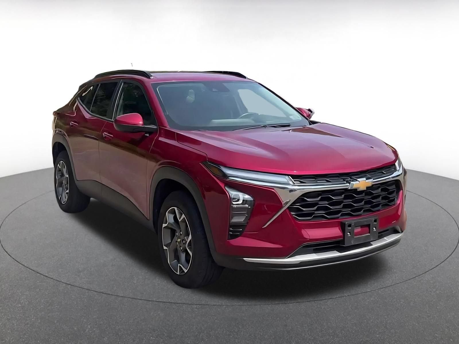 Thumbnail: 2025 Chevrolet Trax - 3