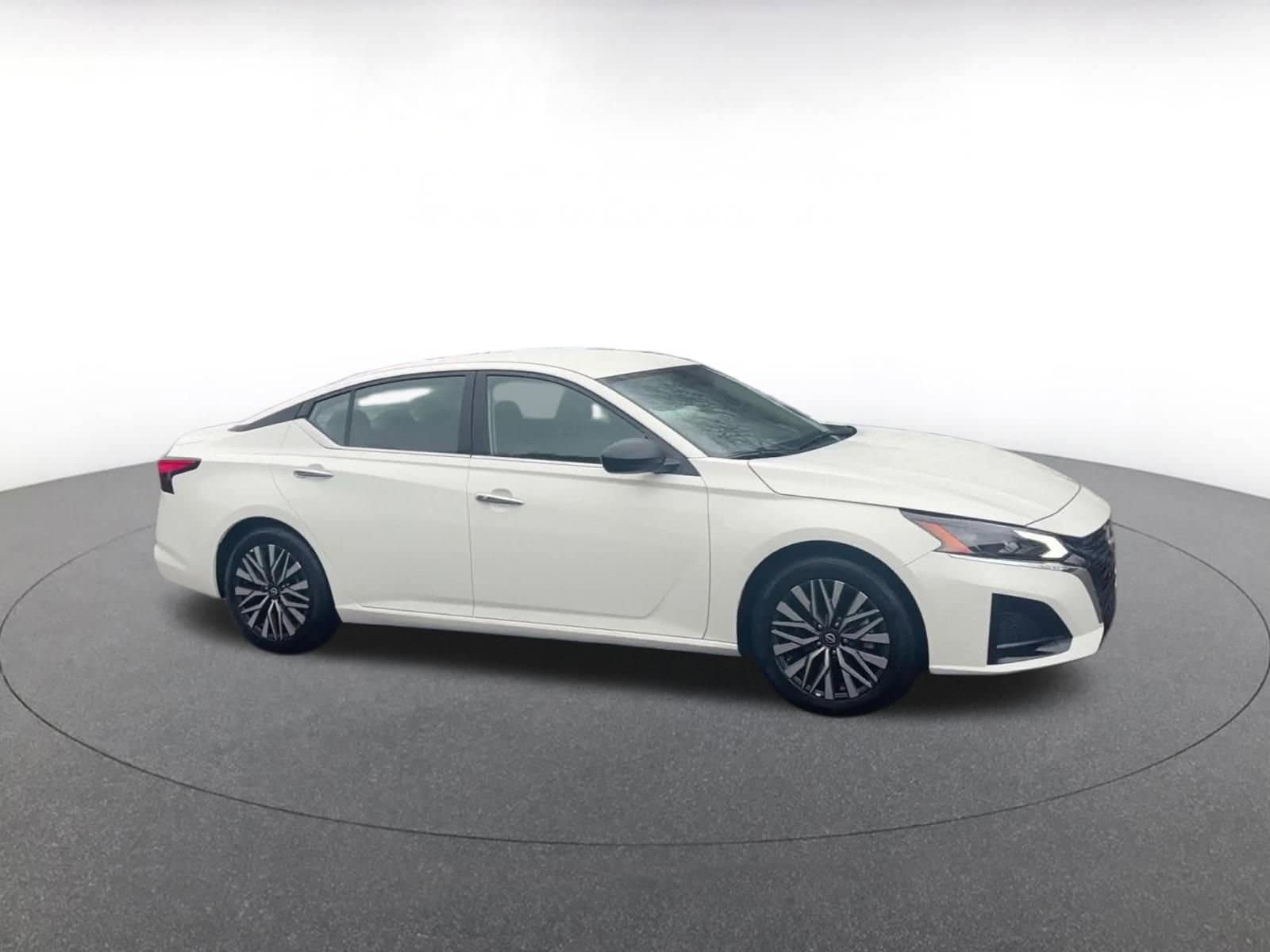 Thumbnail: 2025 Nissan Altima - 2