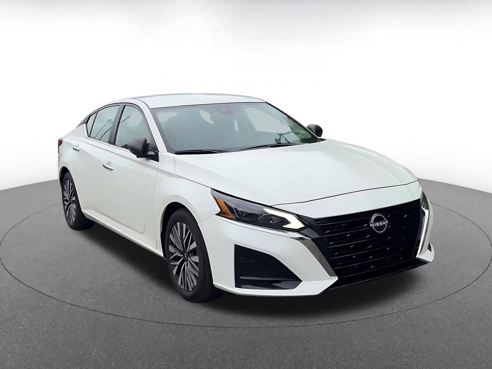 Thumbnail: 2025 Nissan Altima - 3