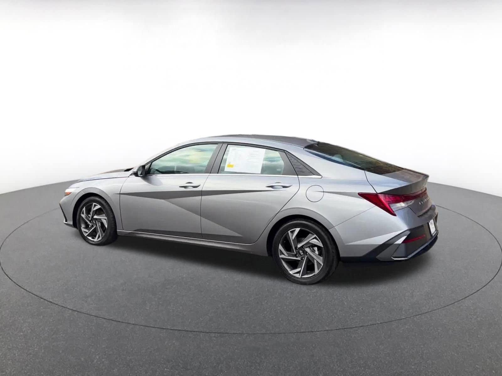 Thumbnail: 2025 Hyundai Elantra - 10