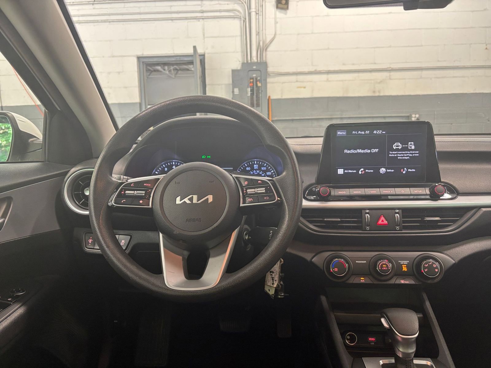 Thumbnail: 2024 Kia Forte - 32