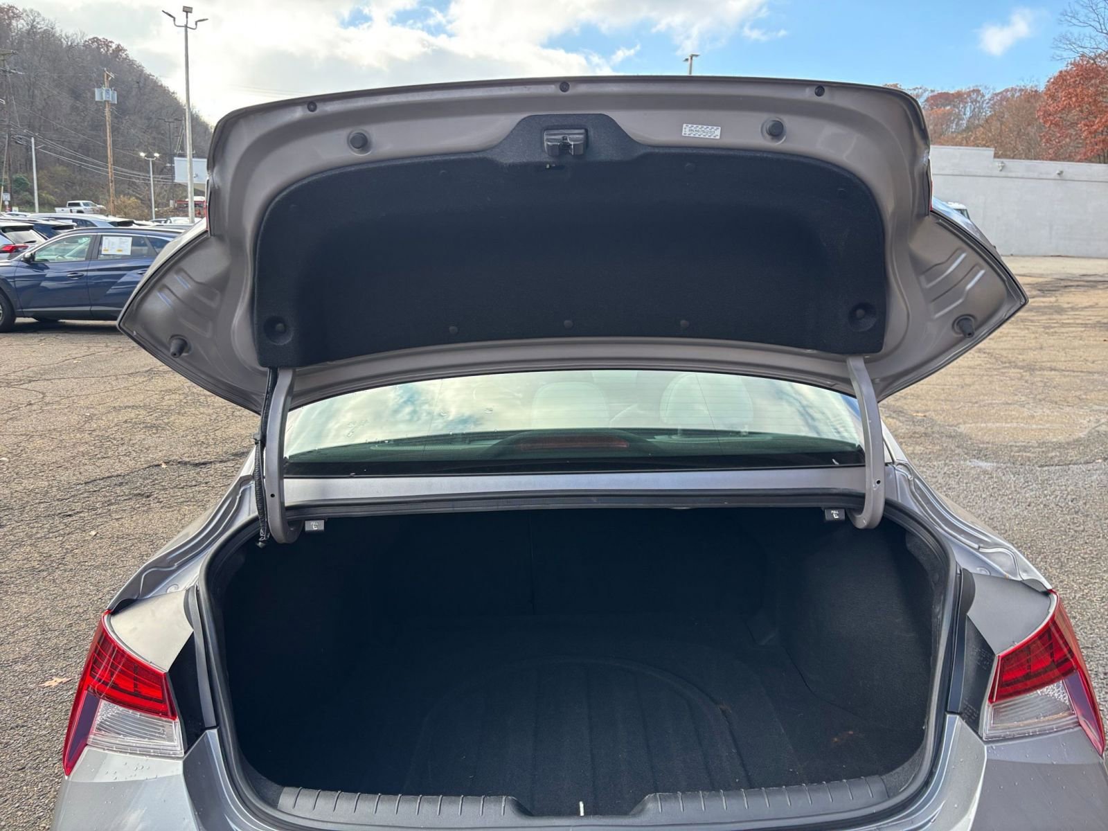 Thumbnail: 2025 Hyundai Elantra - 30