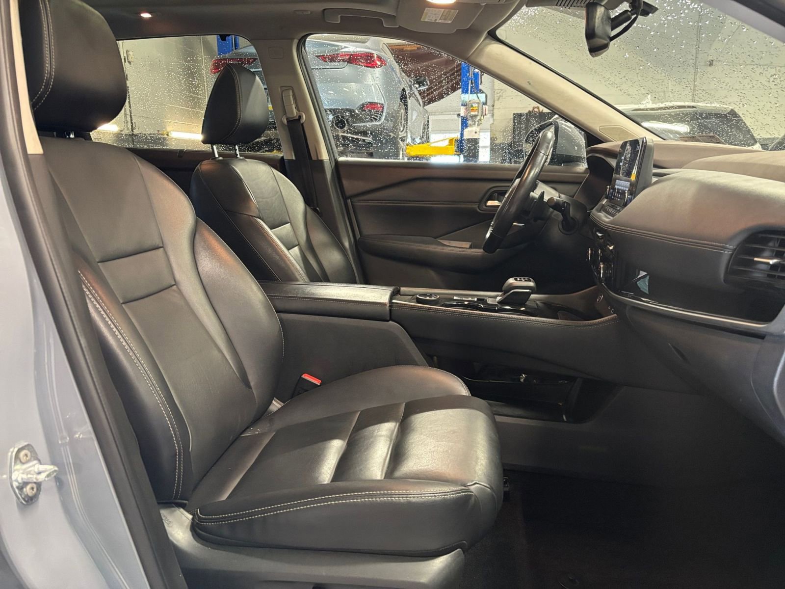 Thumbnail: 2023 Nissan Rogue - 30