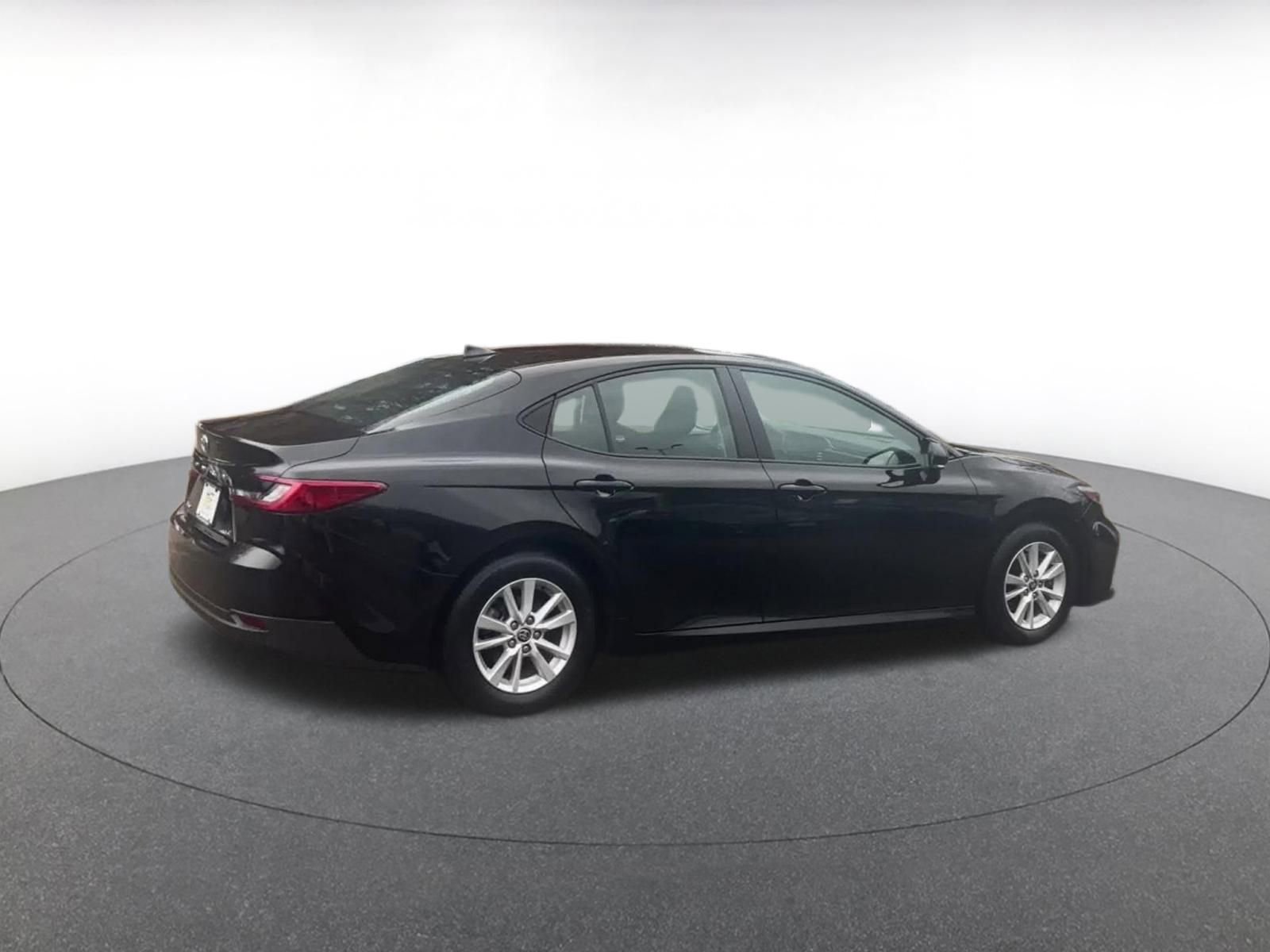 Thumbnail: 2025 Toyota Camry - 15