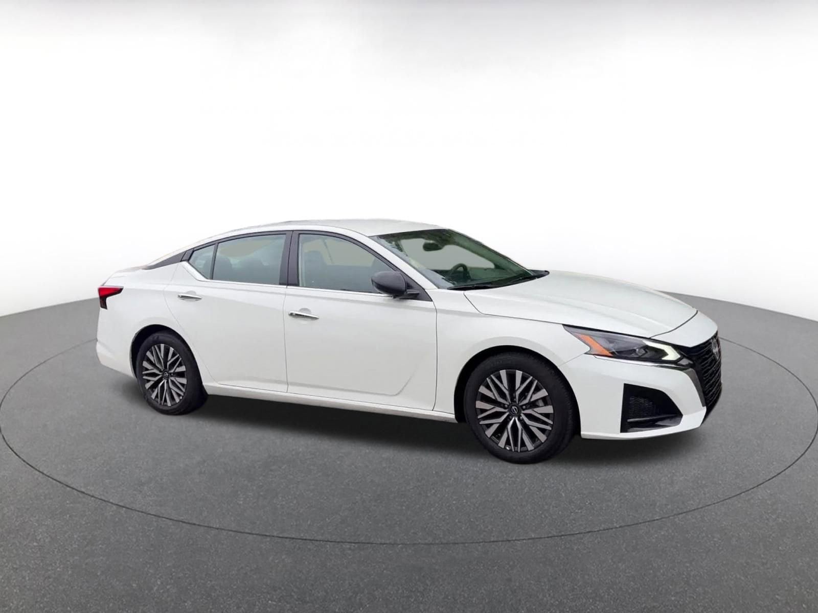 Thumbnail: 2025 Nissan Altima - 2