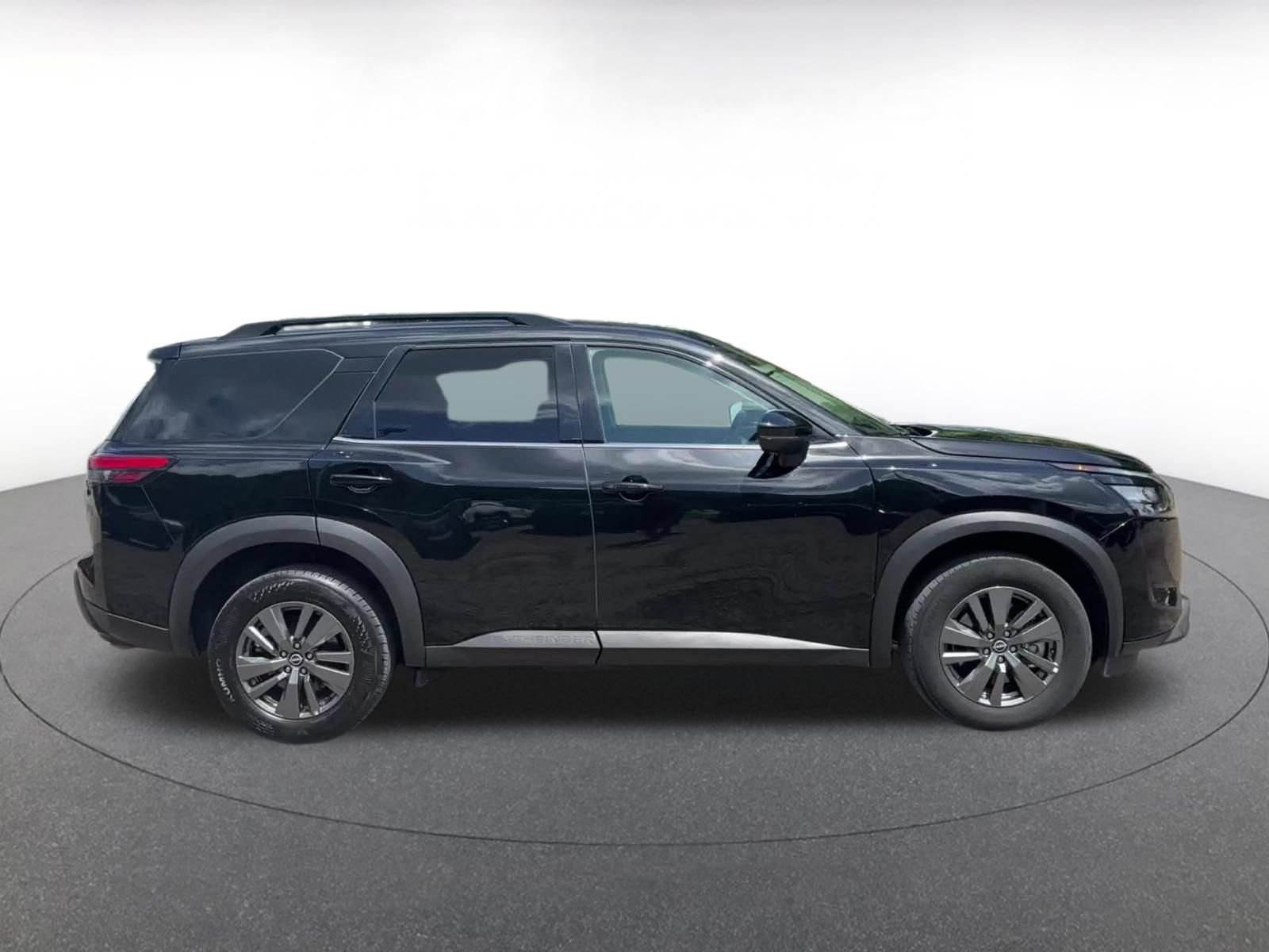 Thumbnail: 2025 Nissan Pathfinder - 16