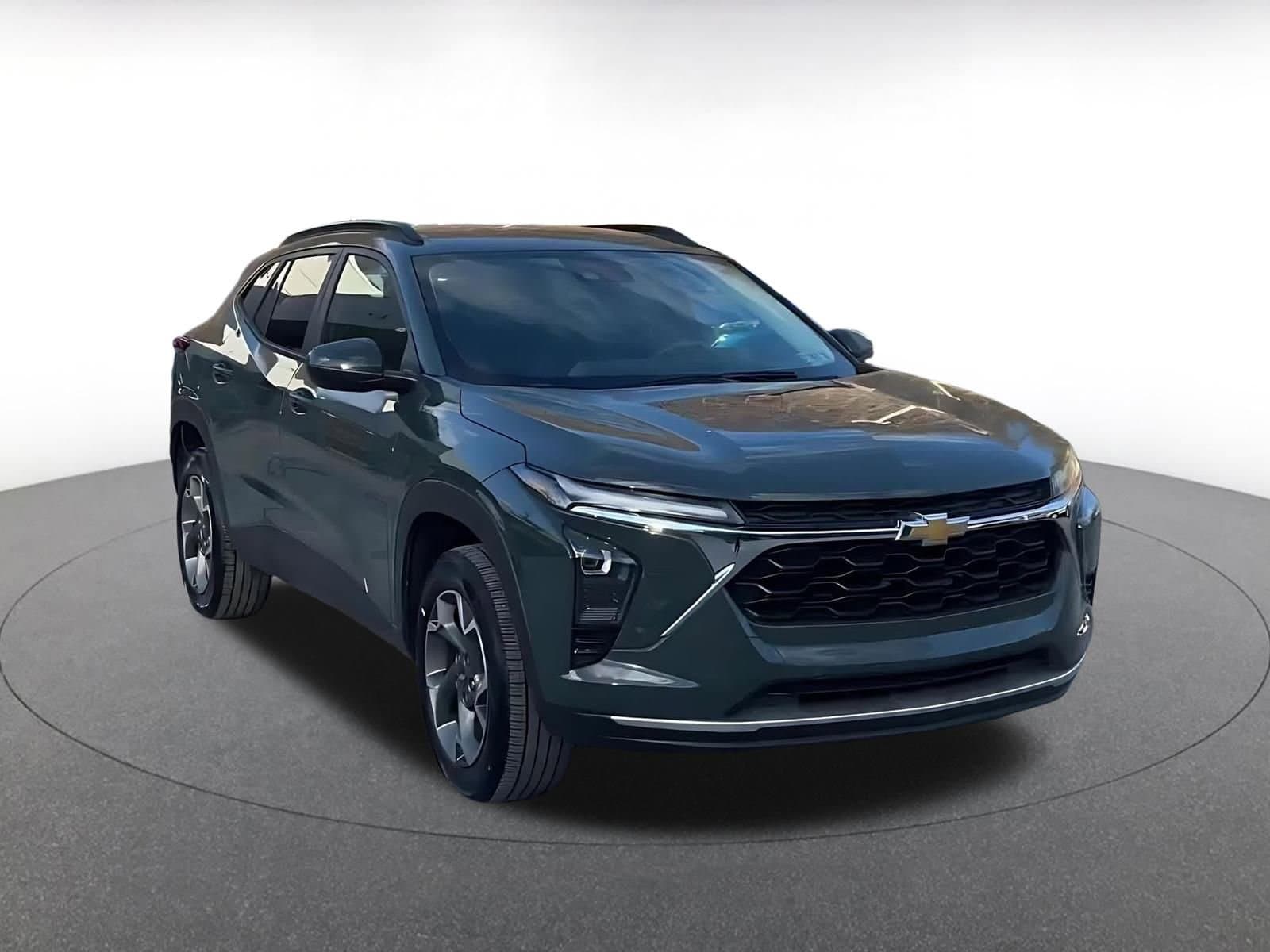 Thumbnail: 2025 Chevrolet Trax - 3