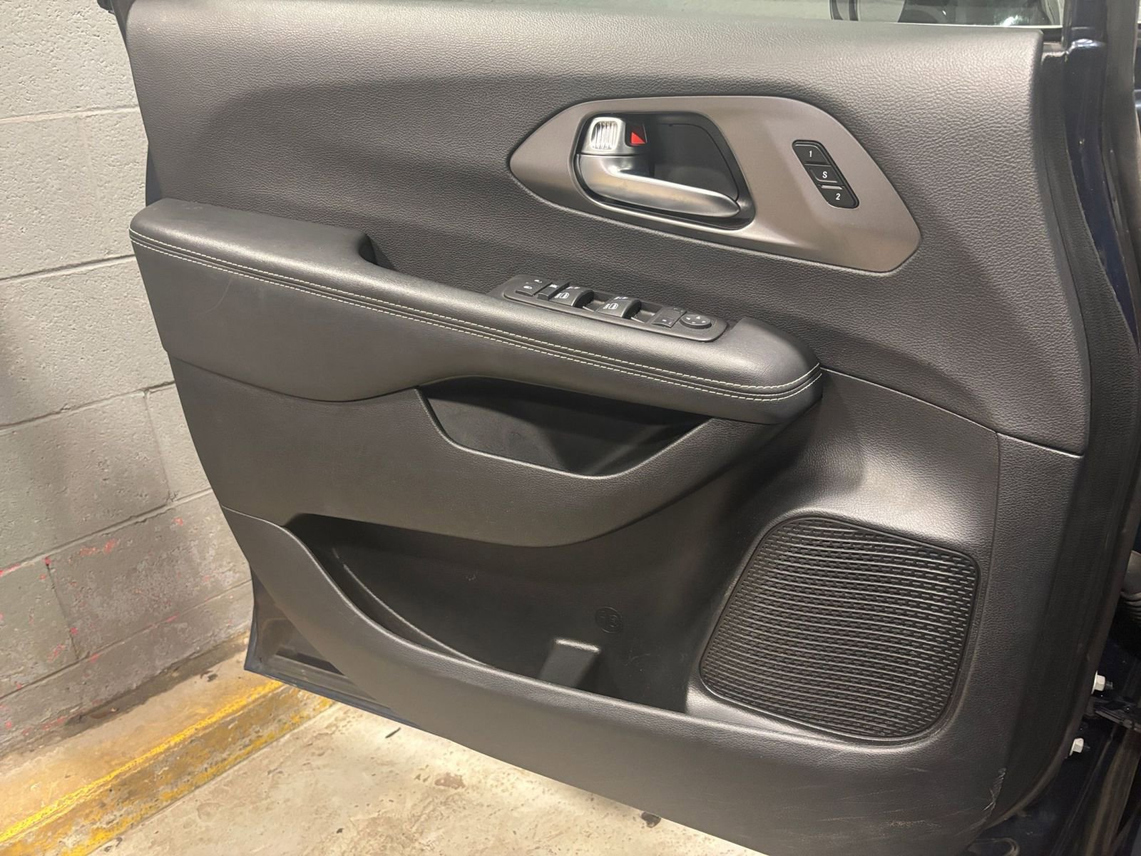 Thumbnail: 2025 Chrysler Pacifica - 20