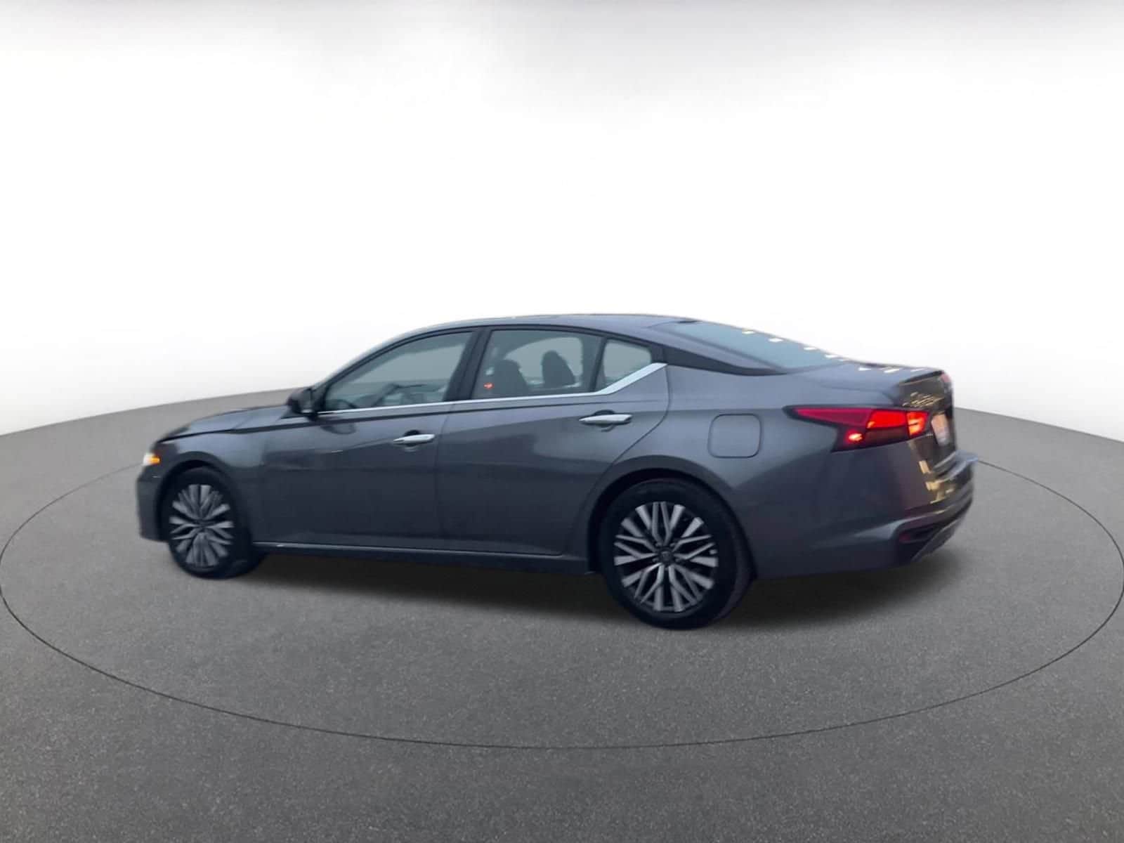 Thumbnail: 2025 Nissan Altima - 10