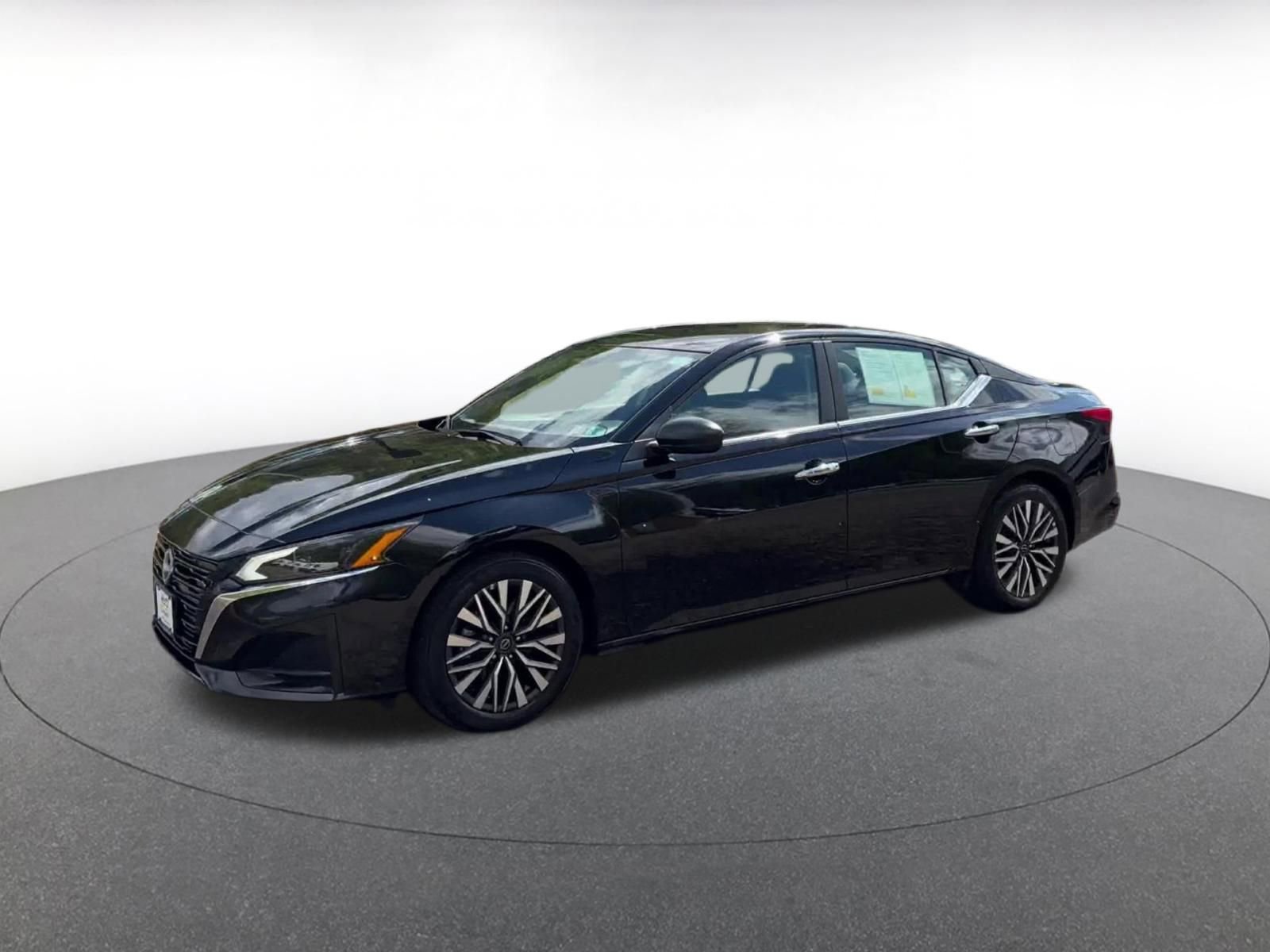 Thumbnail: 2025 Nissan Altima - 8