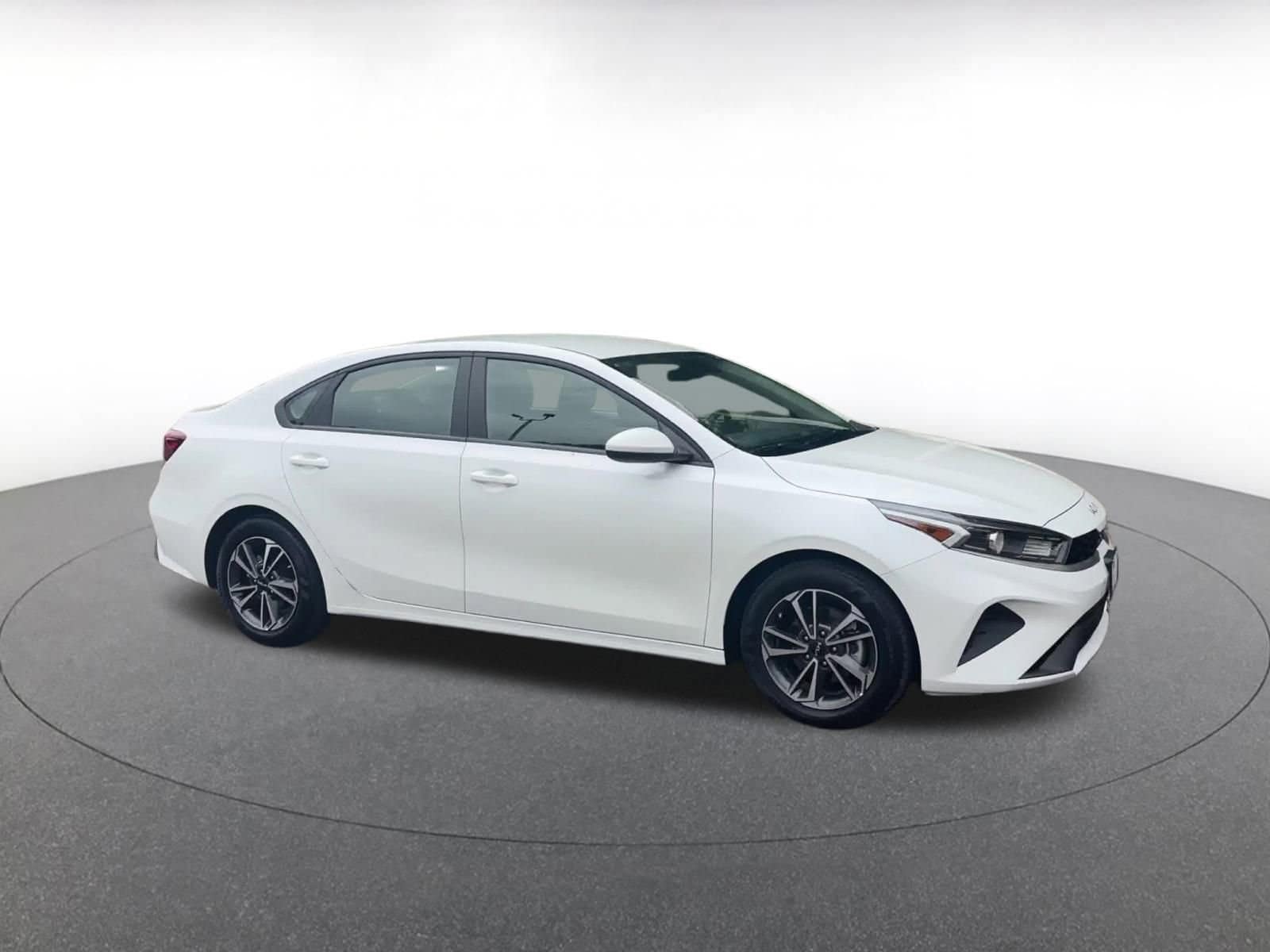 Thumbnail: 2024 Kia Forte - 2