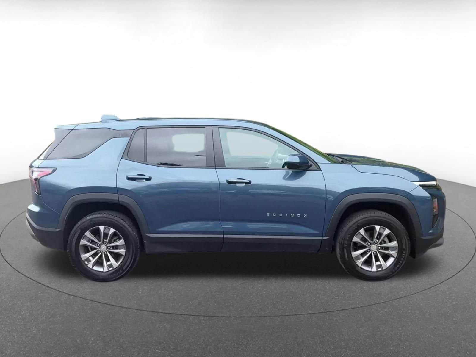 Thumbnail: 2025 Chevrolet Equinox - 16