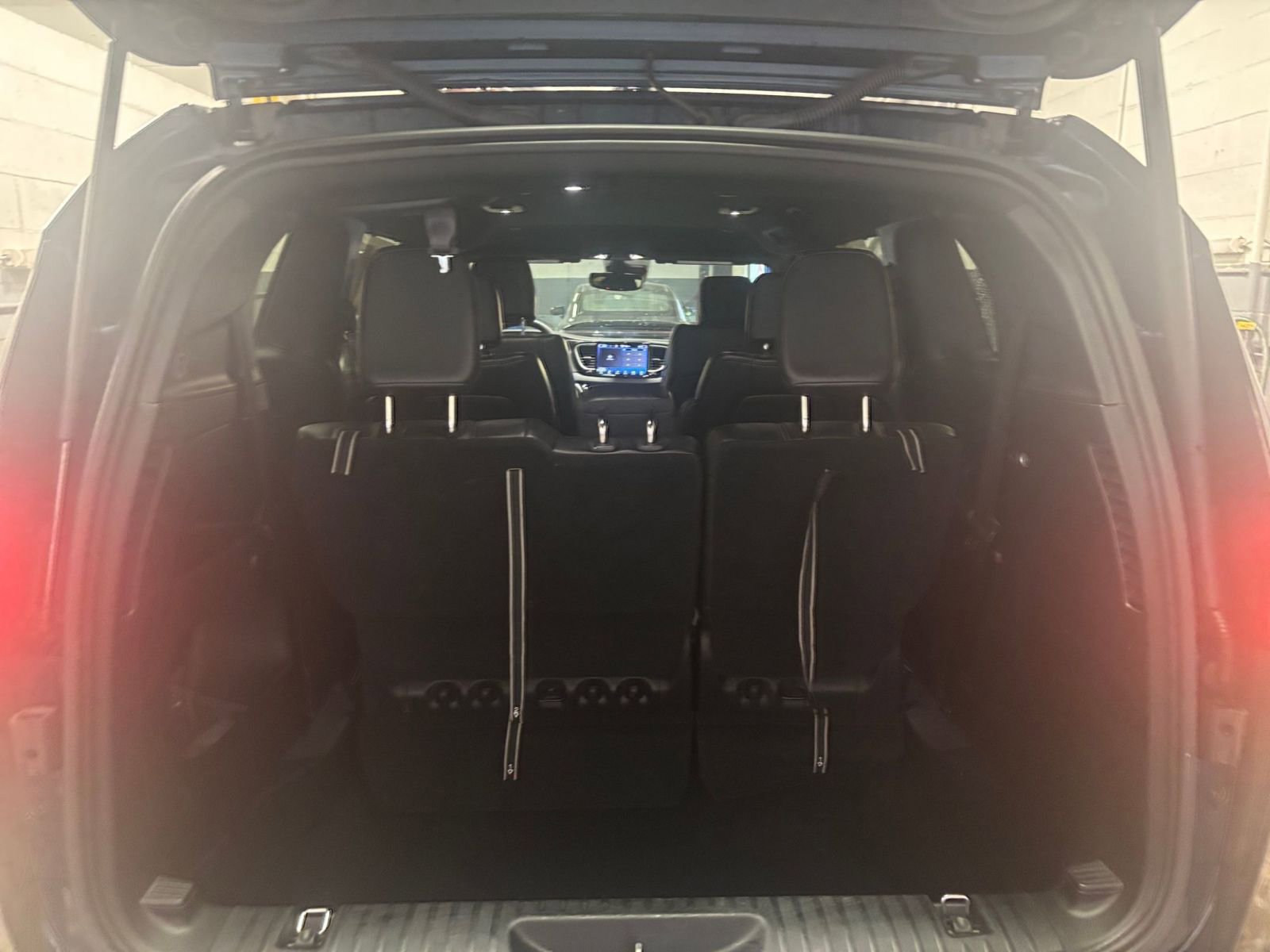 Thumbnail: 2025 Chrysler Pacifica - 32