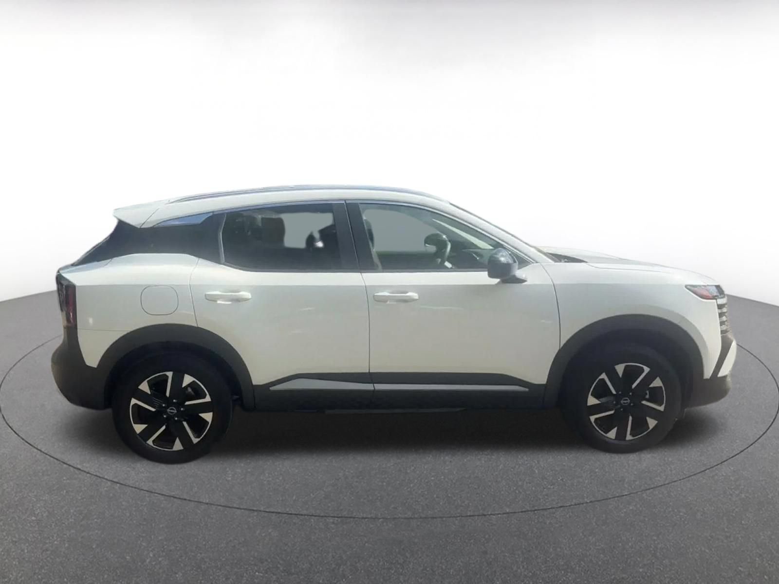 Thumbnail: 2026 Nissan Kicks - 14