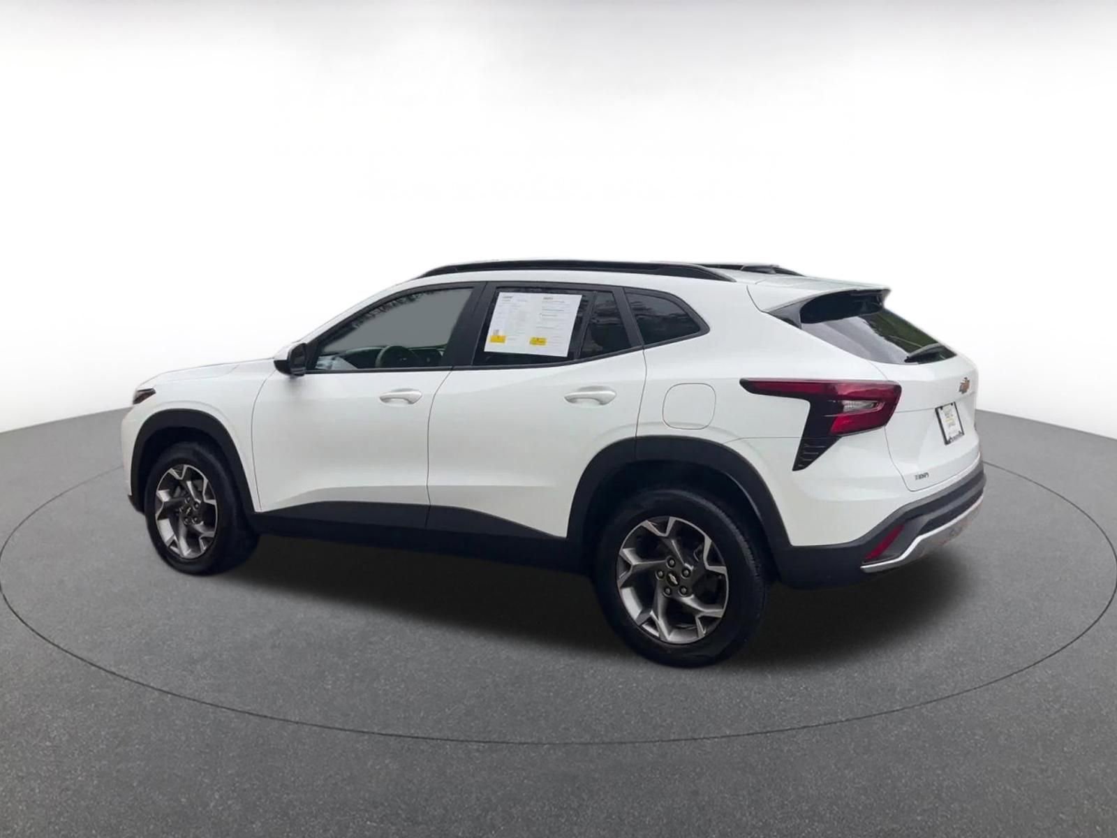 Thumbnail: 2025 Chevrolet Trax - 10