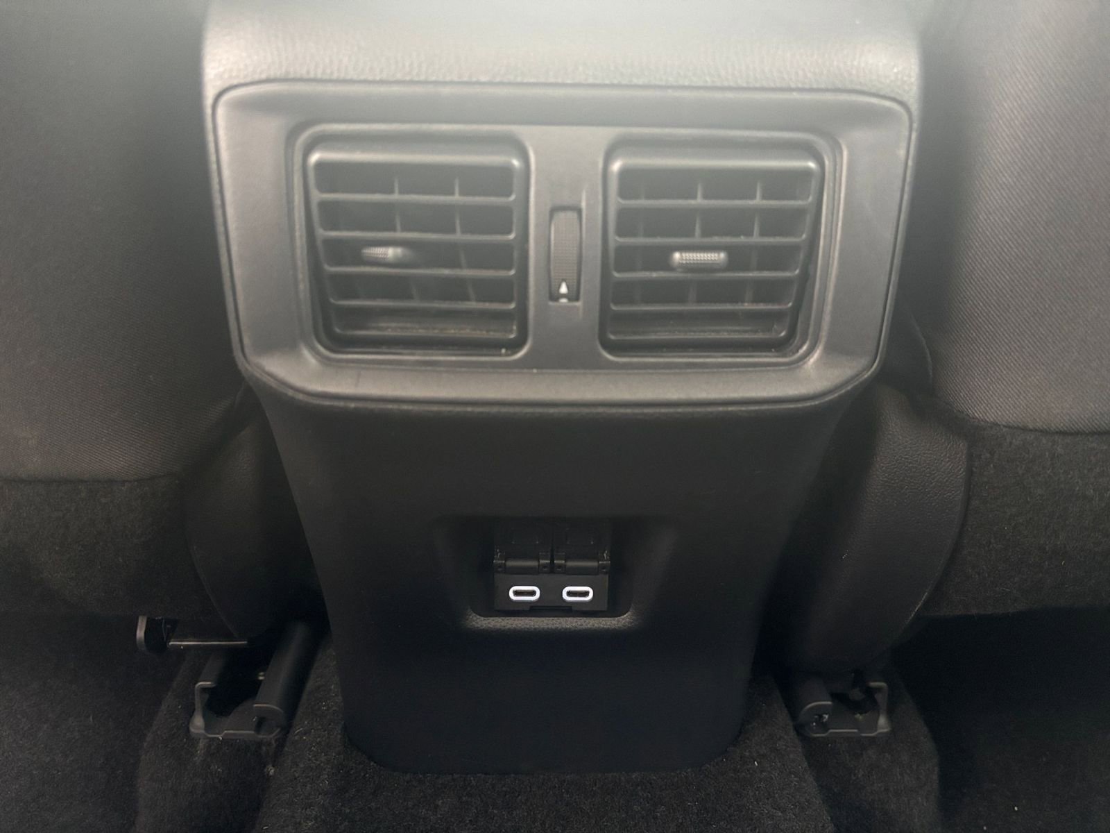 Thumbnail: 2025 Toyota RAV4 - 25