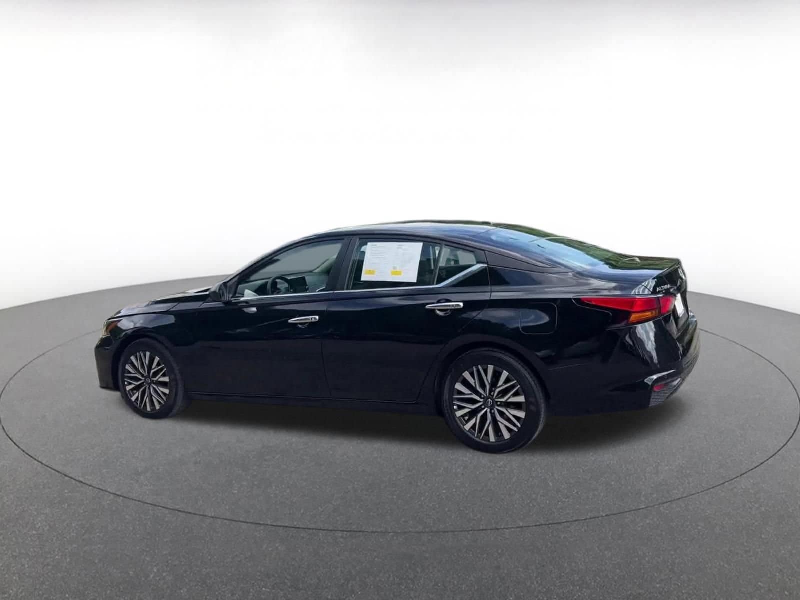 Thumbnail: 2025 Nissan Altima - 10