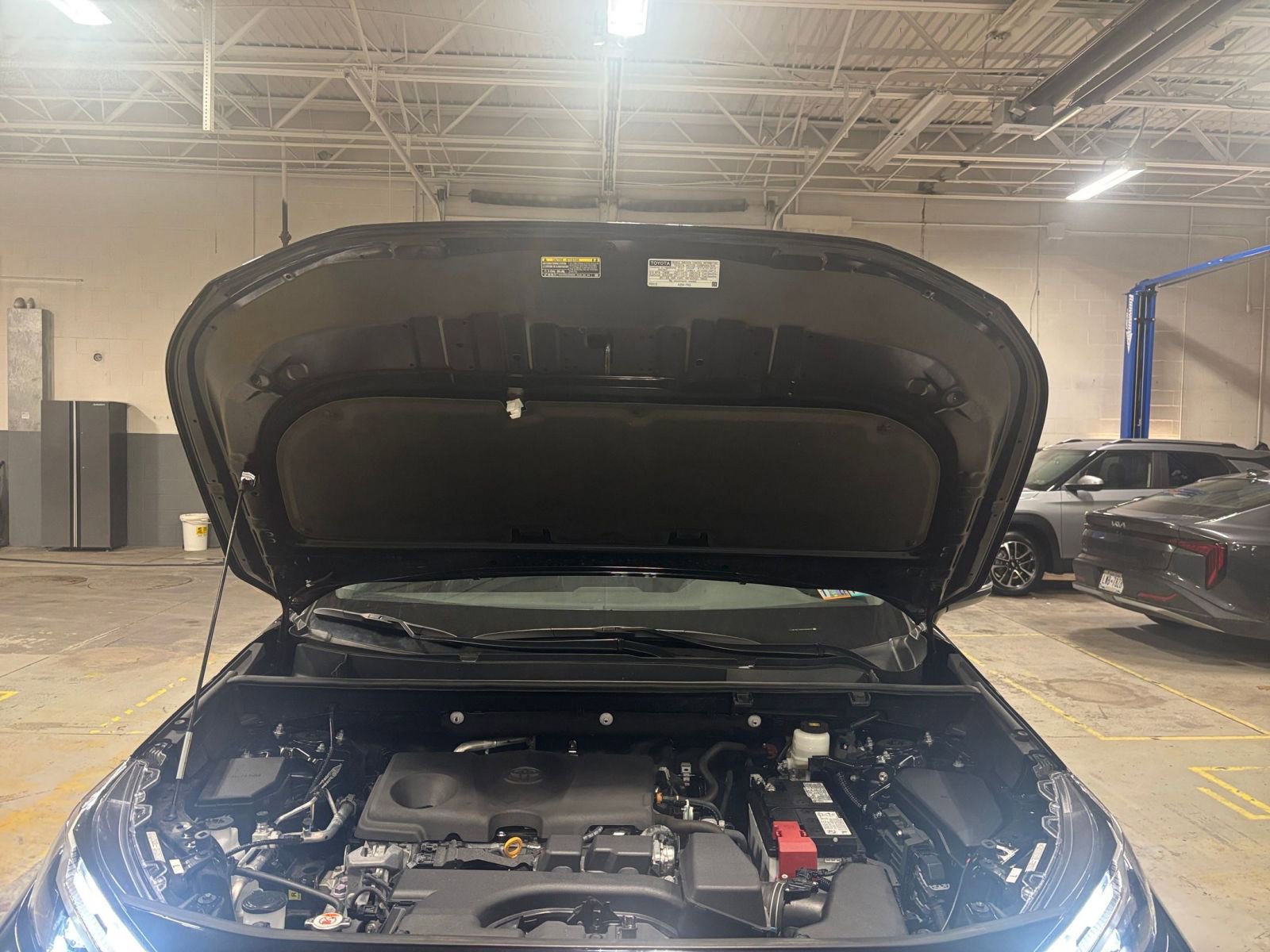 Thumbnail: 2025 Toyota RAV4 - 32