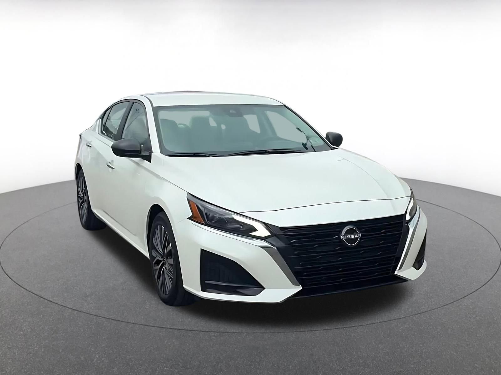 Thumbnail: 2025 Nissan Altima - 3