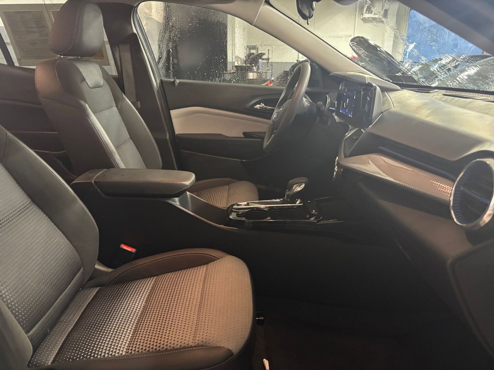 Thumbnail: 2025 Chevrolet Trax - 25