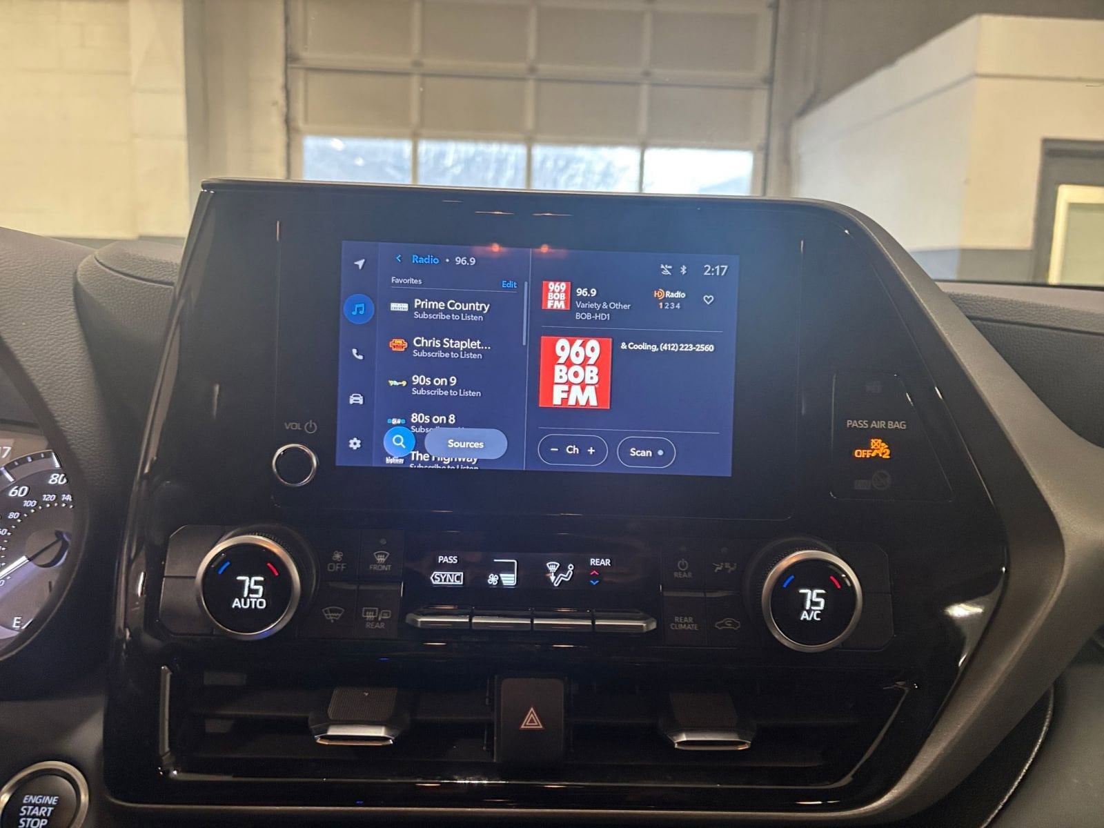 Thumbnail: 2025 Toyota Highlander - 21