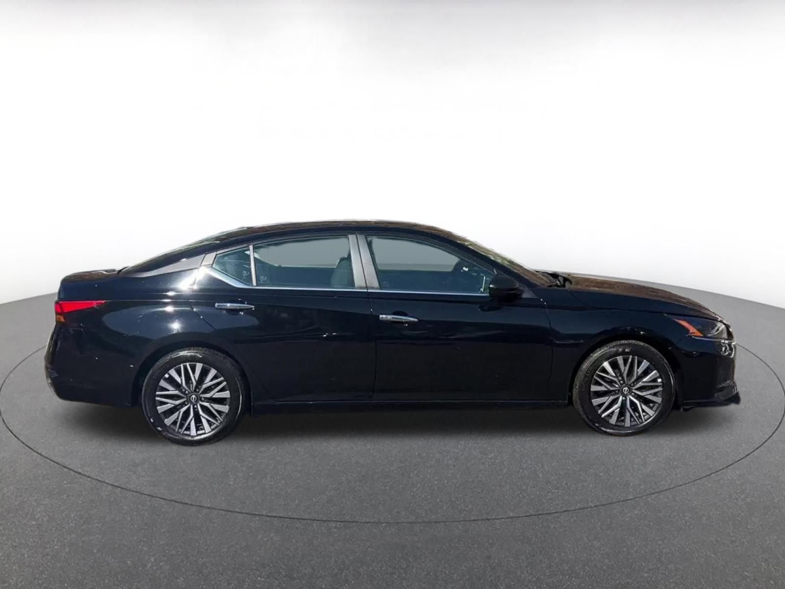 Thumbnail: 2025 Nissan Altima - 16