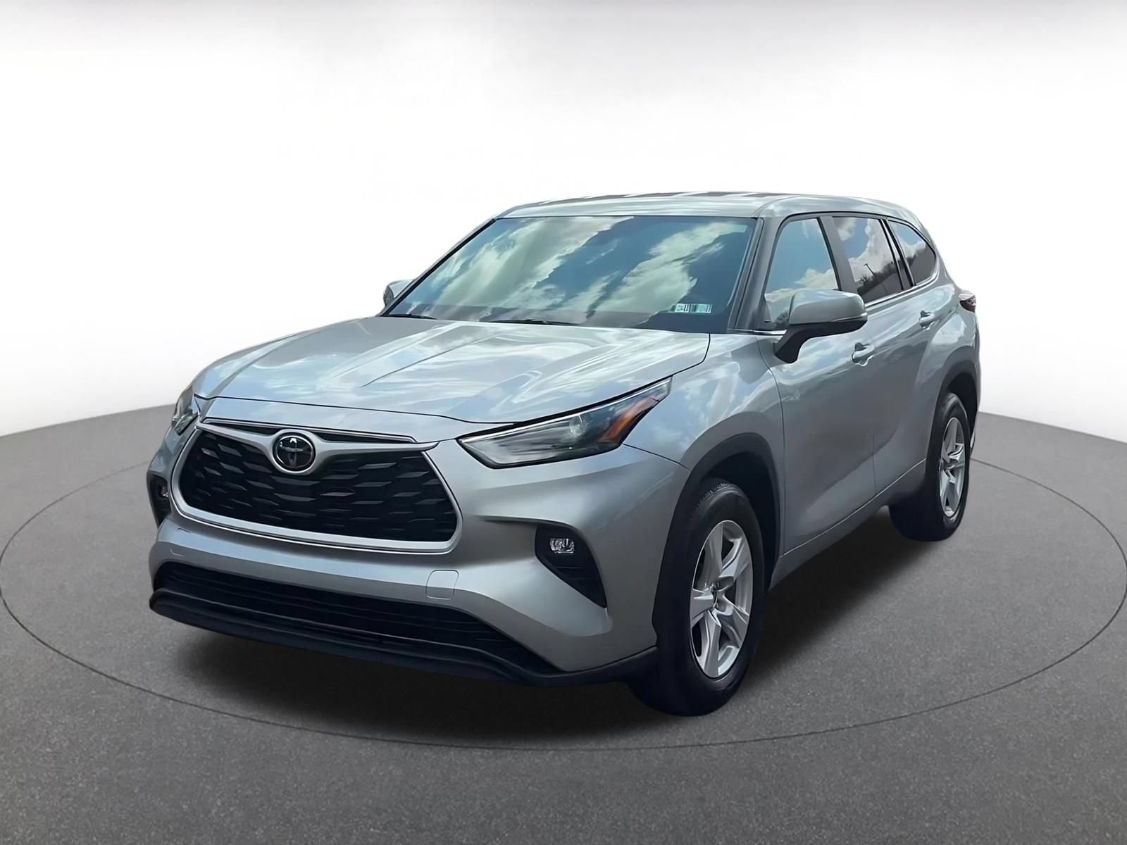 Thumbnail: 2025 Toyota Highlander - 3