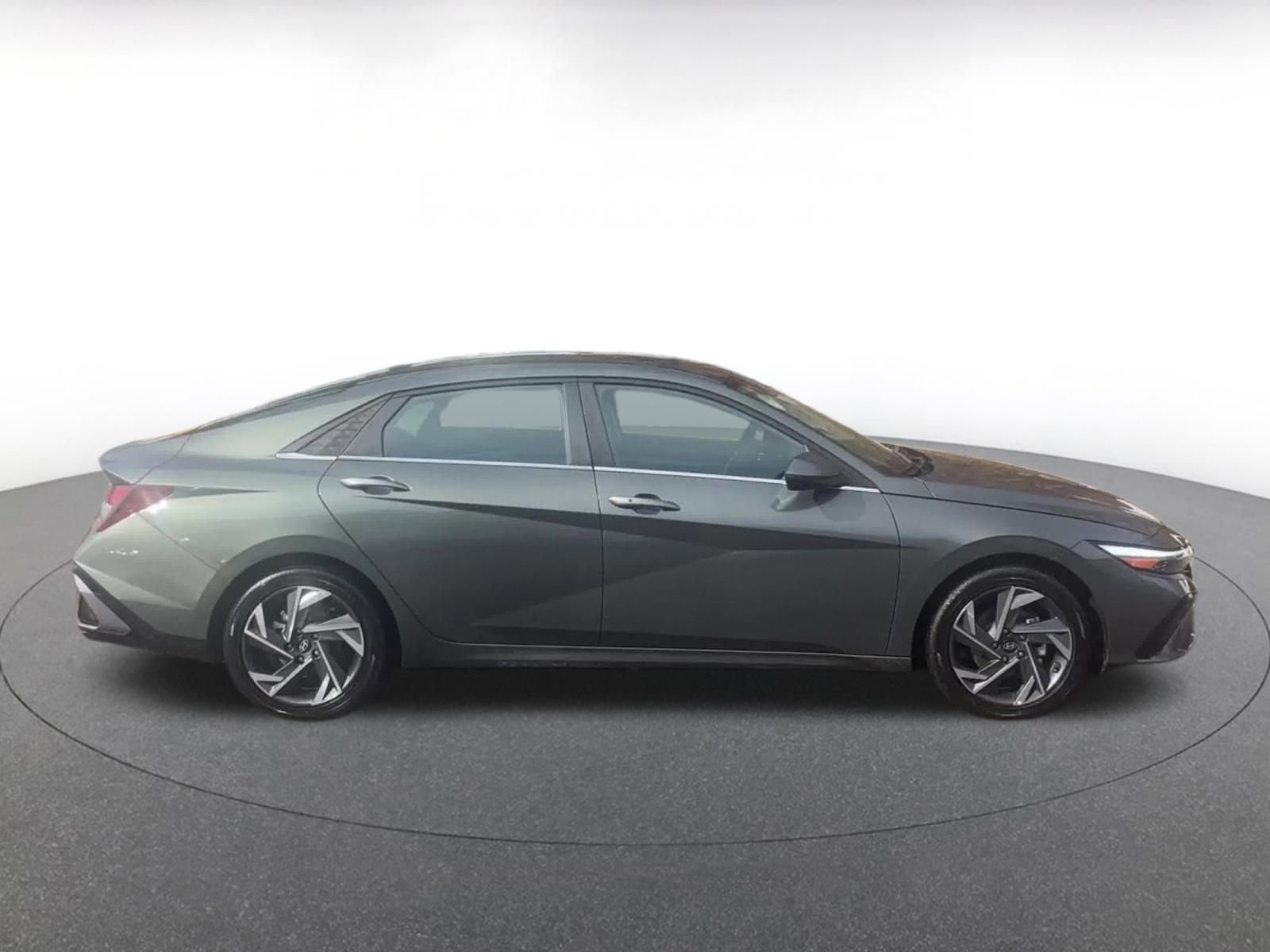 Thumbnail: 2025 Hyundai Elantra - 16