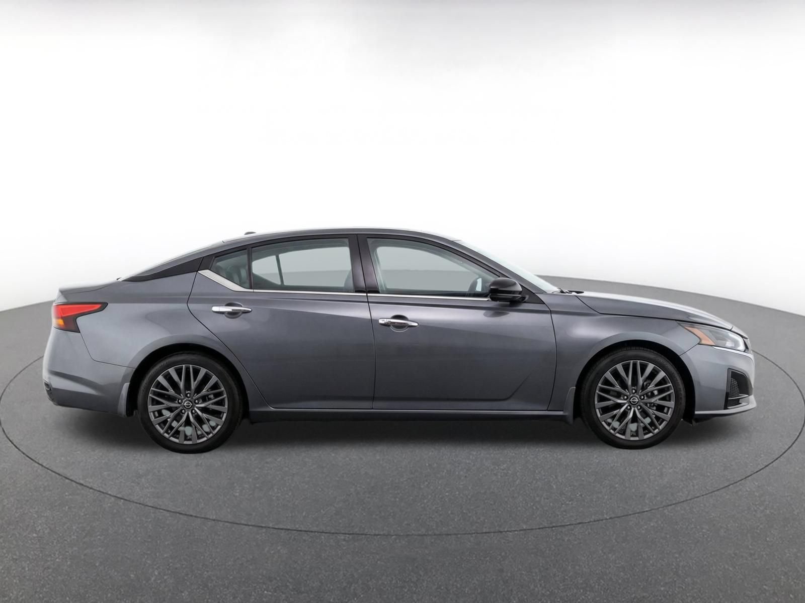 Thumbnail: 2025 Nissan Altima - 10