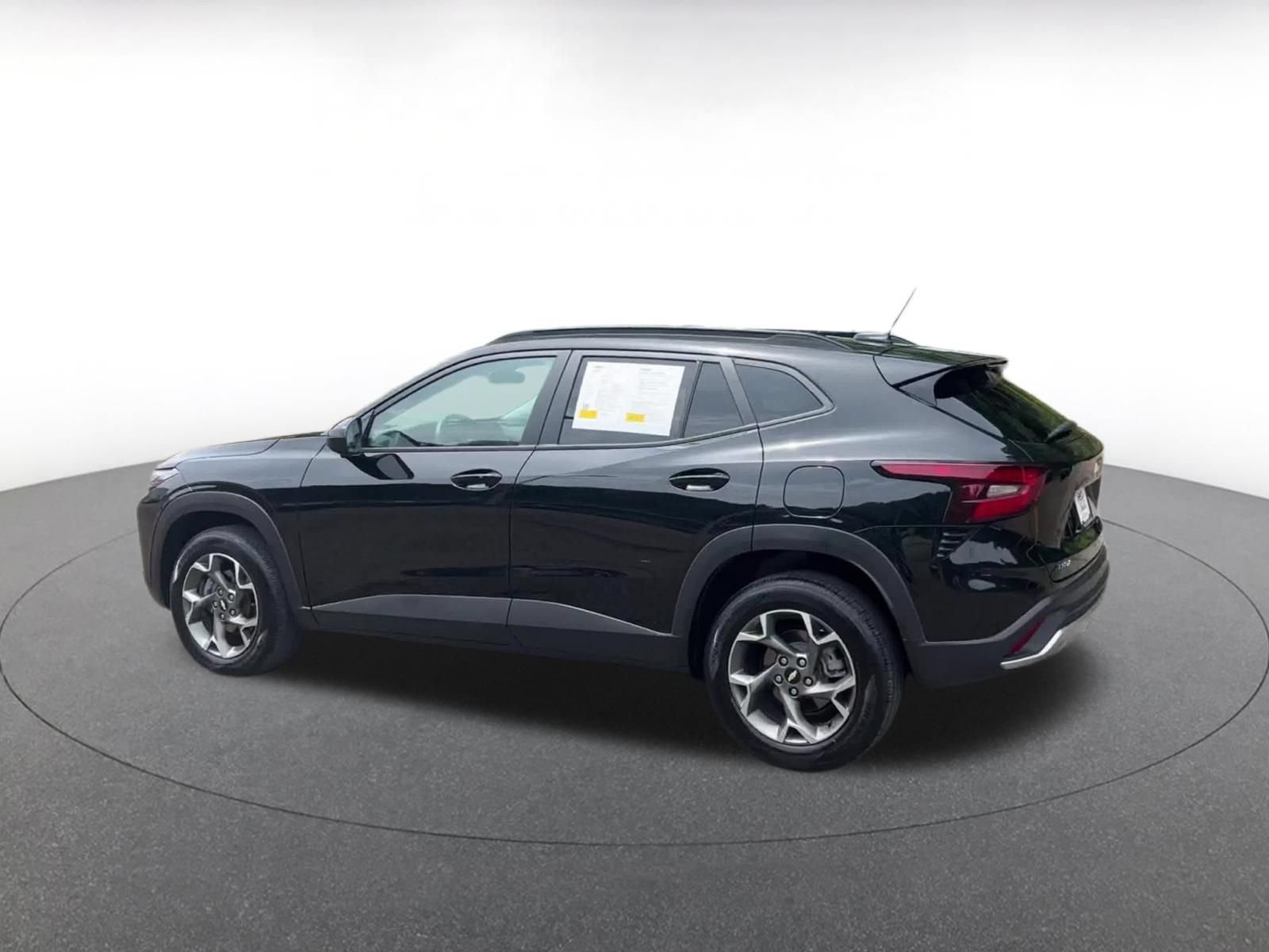 Thumbnail: 2025 Chevrolet Trax - 10