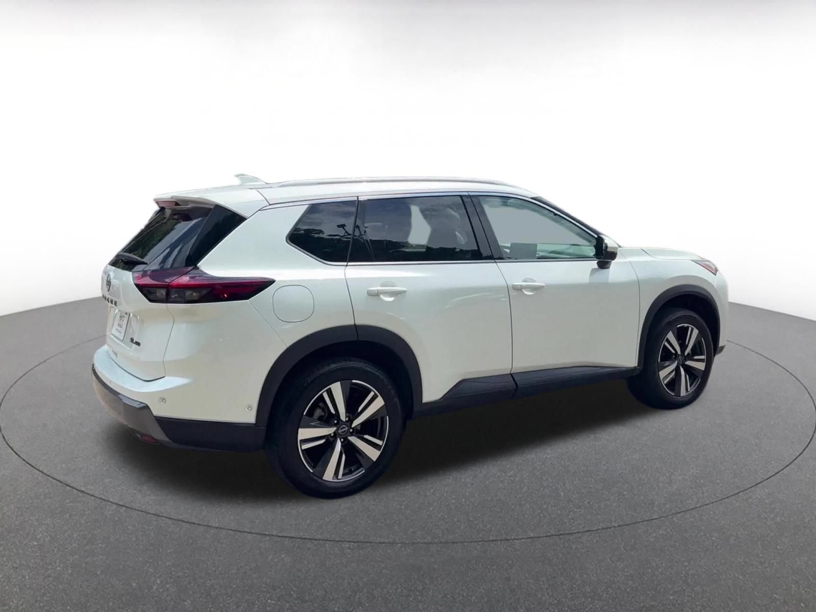 Thumbnail: 2026 Nissan Rogue - 15
