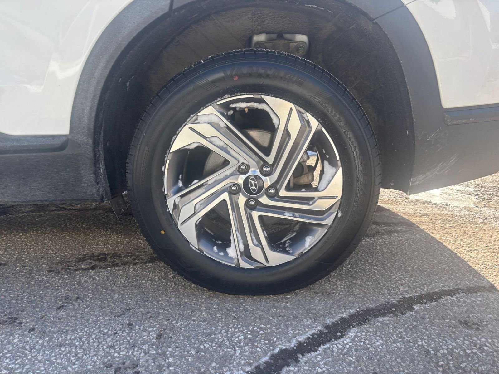 Thumbnail: 2023 Hyundai Santa Fe - 32