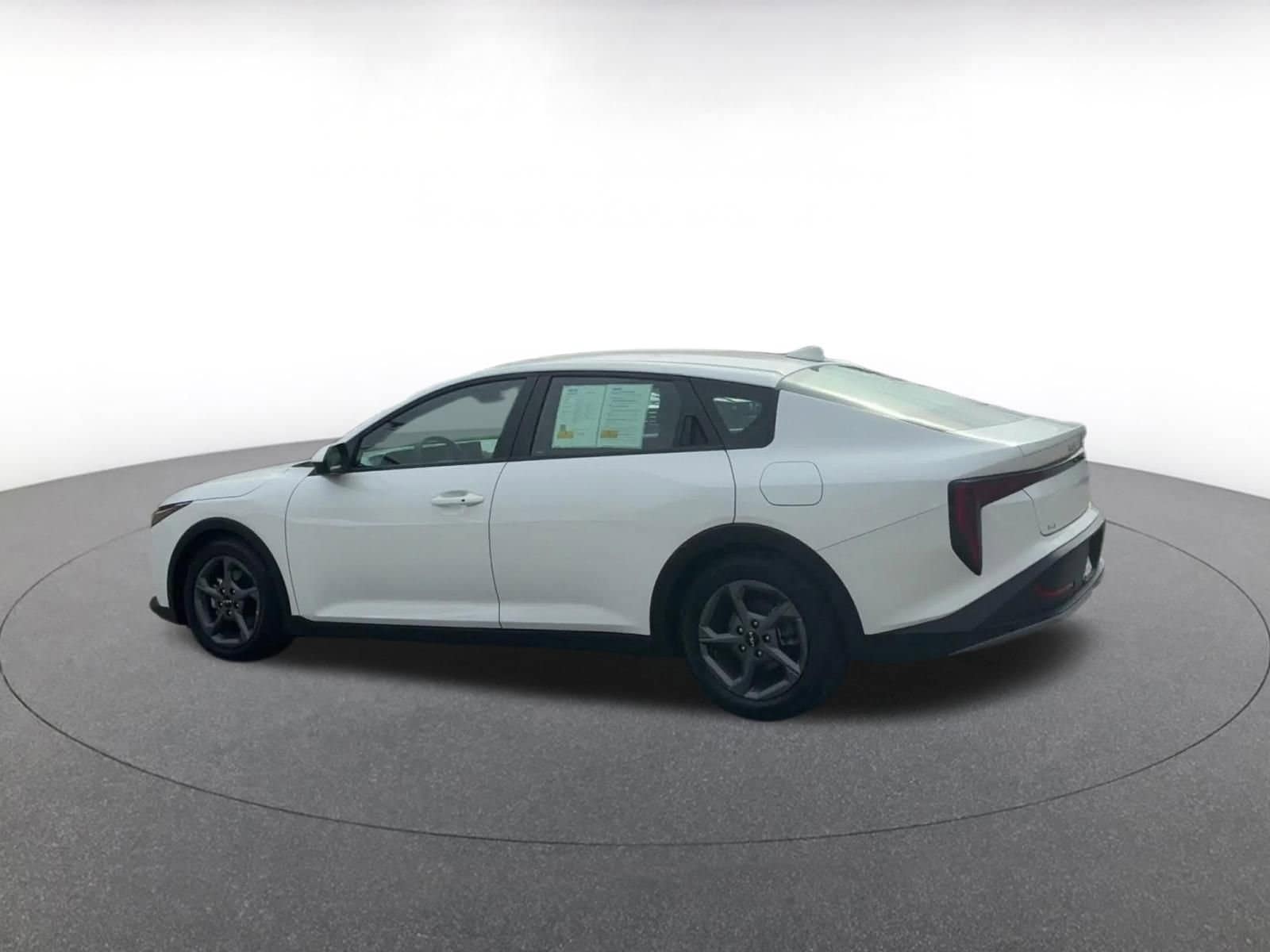 Thumbnail: 2025 Kia K4 - 10