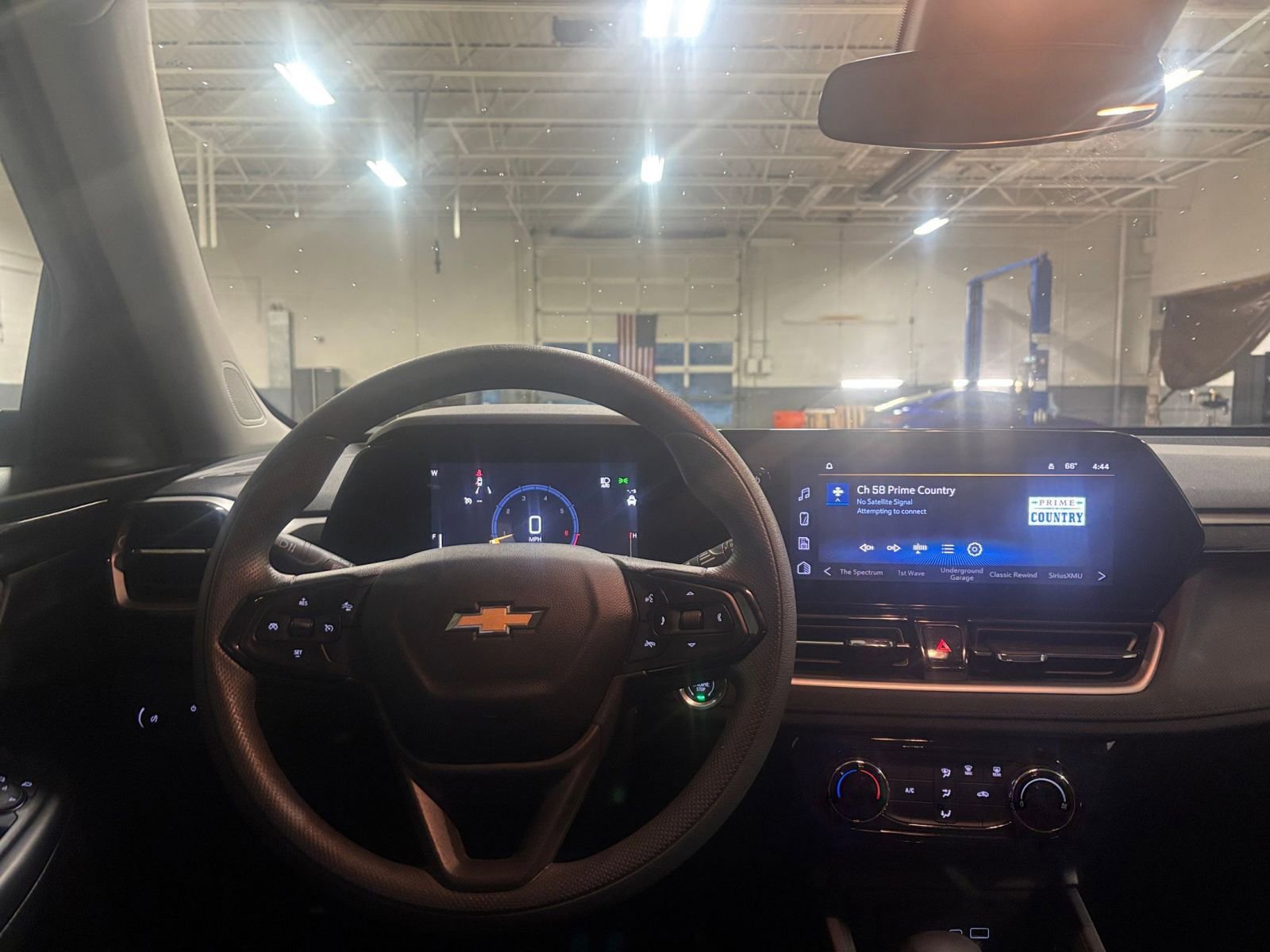 Thumbnail: 2025 Chevrolet TrailBlazer - 32